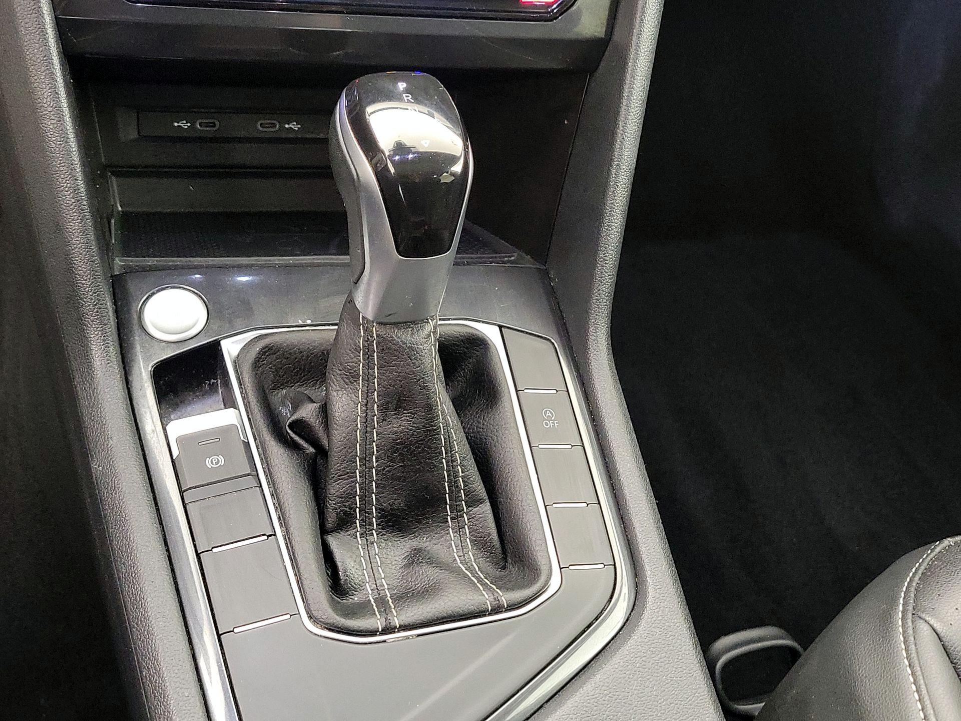 Thumbnail: 2023 Volkswagen Tiguan - 17