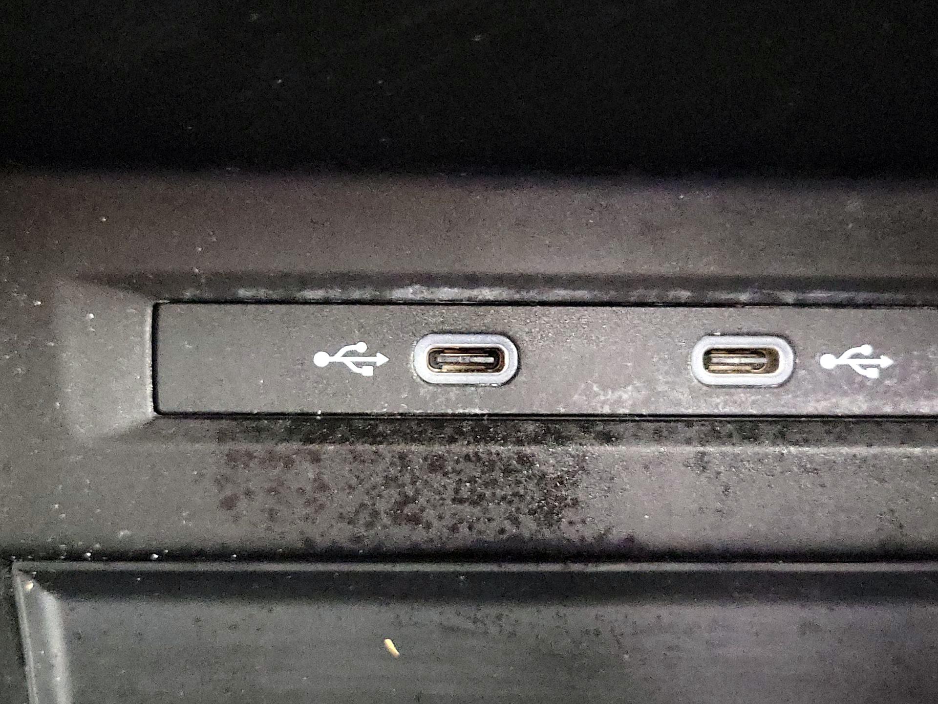 Thumbnail: 2023 Volkswagen Tiguan - 18