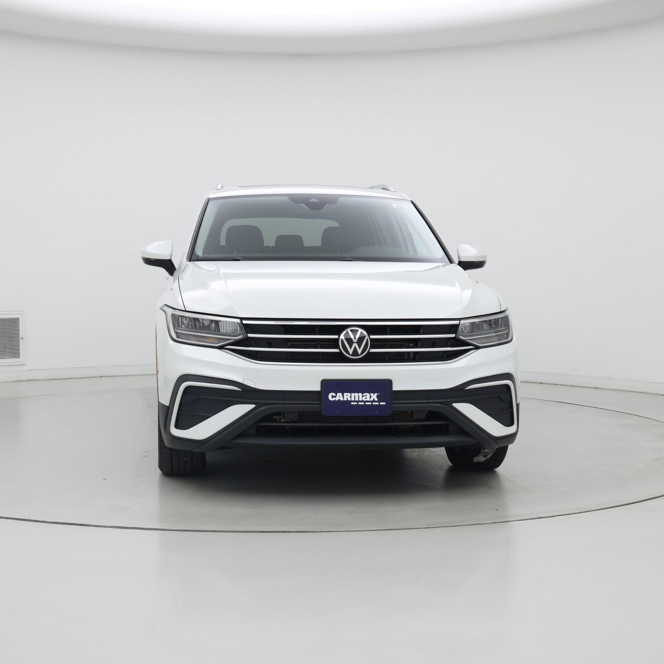 Thumbnail: 2023 Volkswagen Tiguan - 5