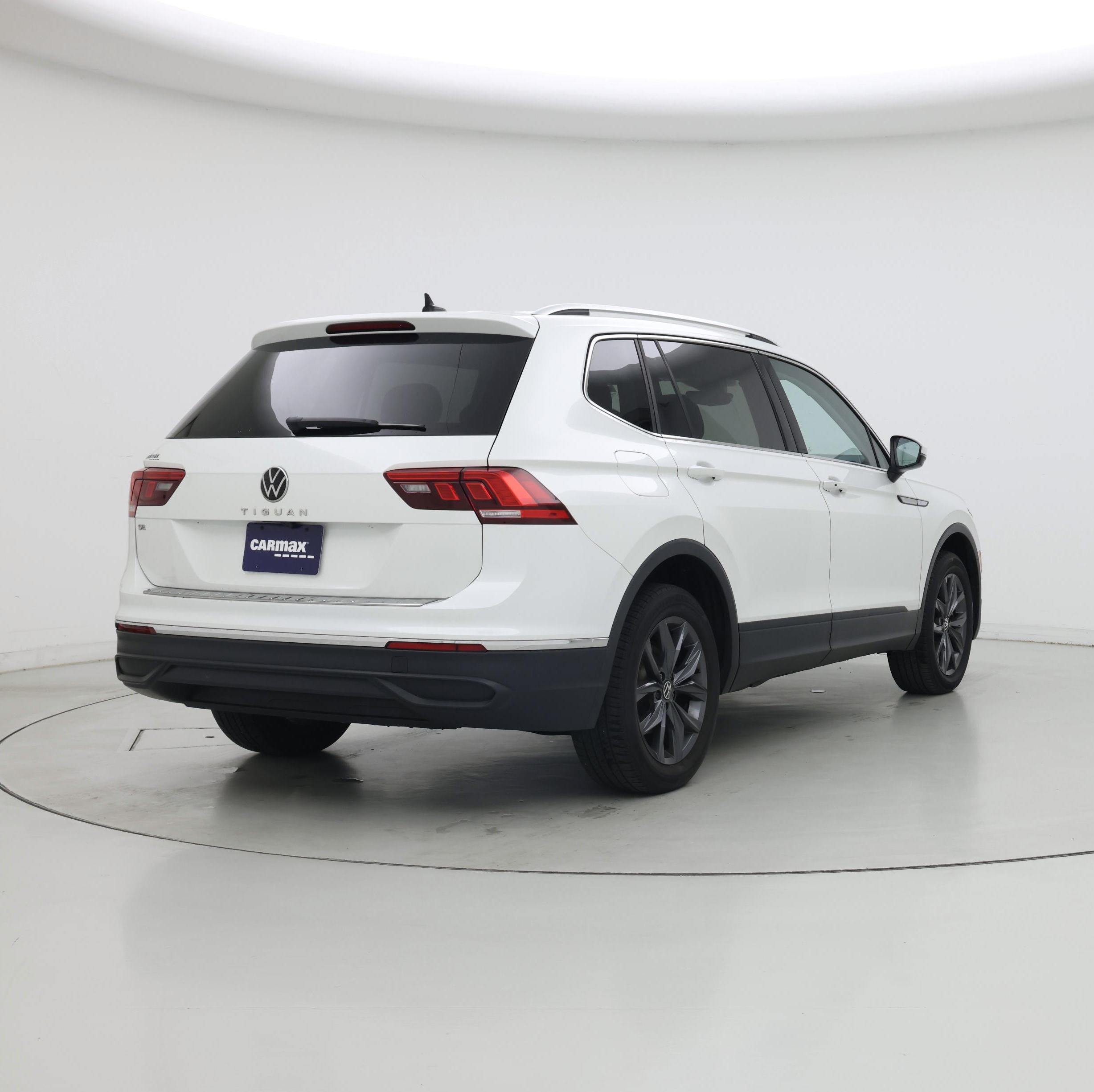 Thumbnail: 2023 Volkswagen Tiguan - 8