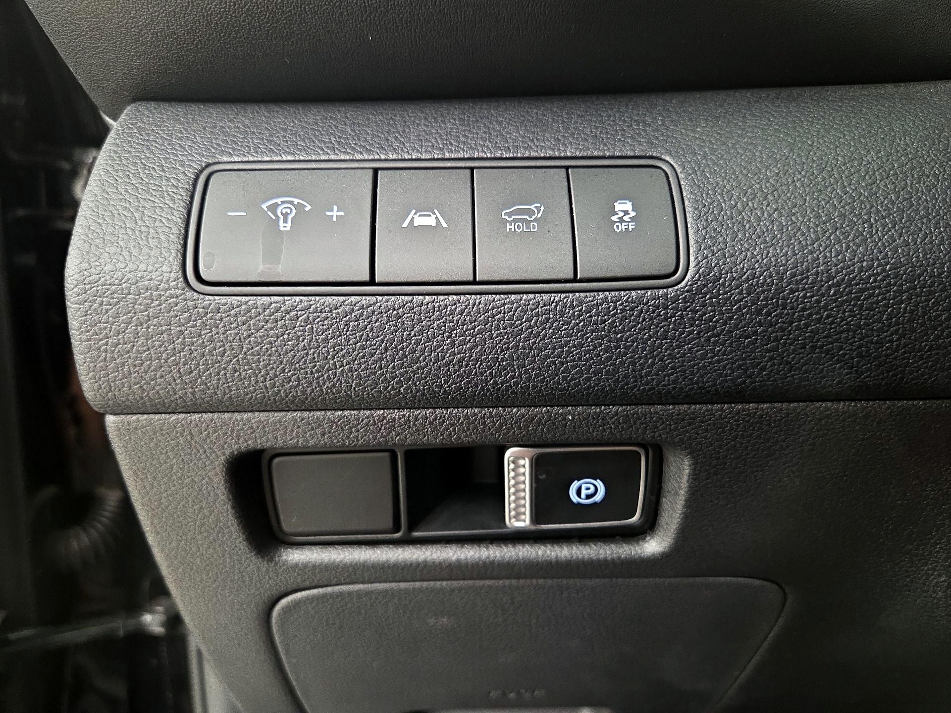 Thumbnail: 2023 Hyundai Santa Fe - 13