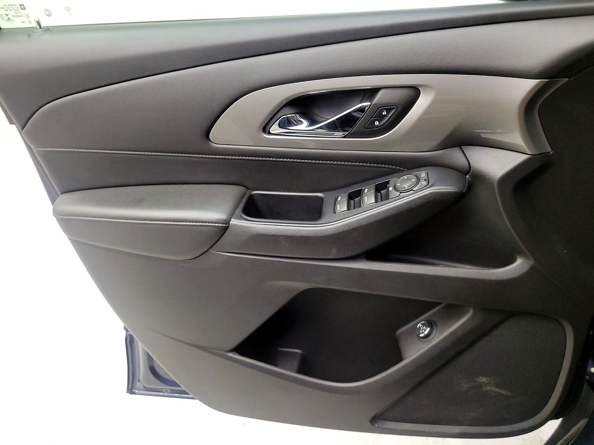 Thumbnail: 2023 Chevrolet Traverse - 12