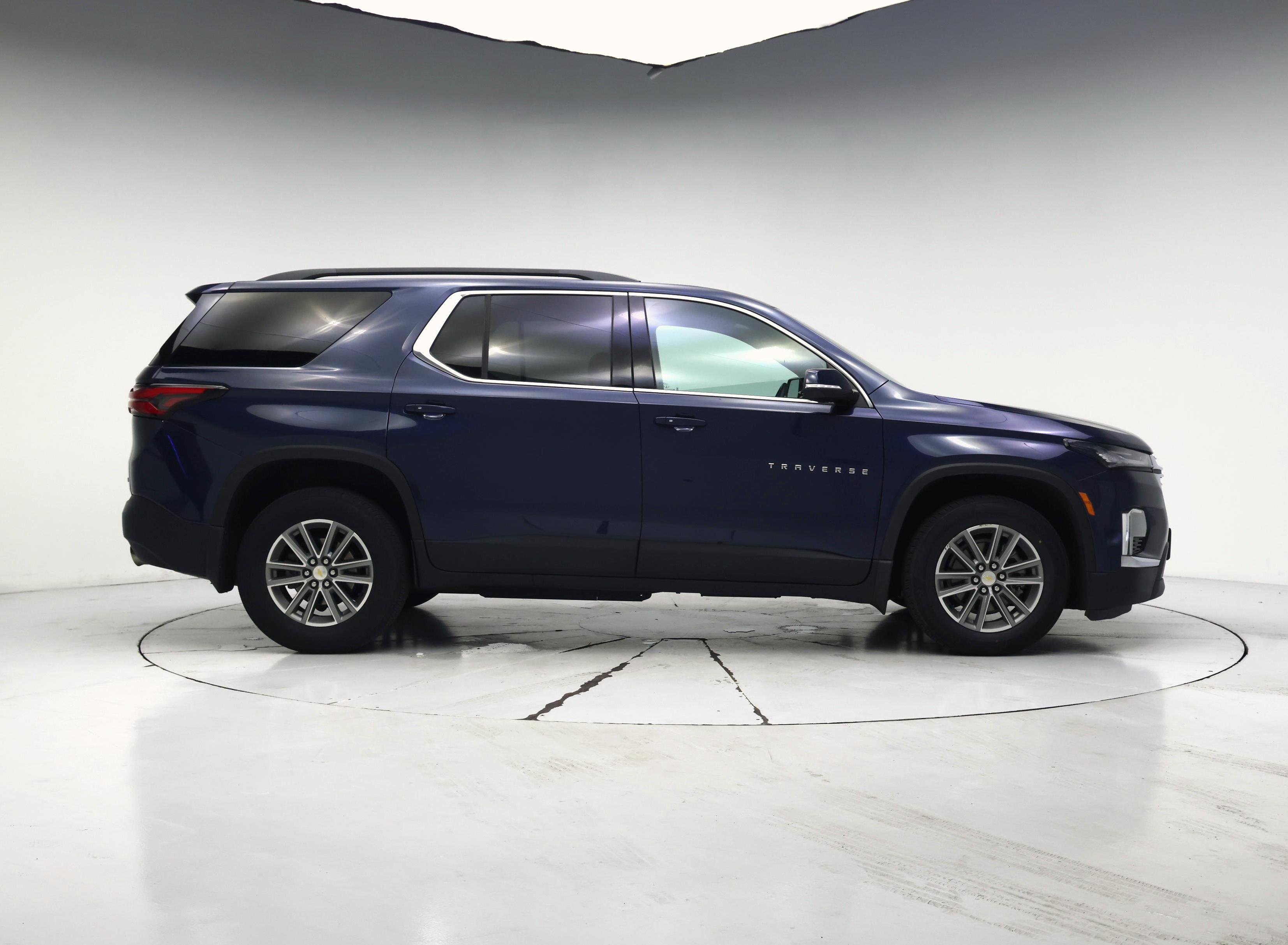 Thumbnail: 2023 Chevrolet Traverse - 7