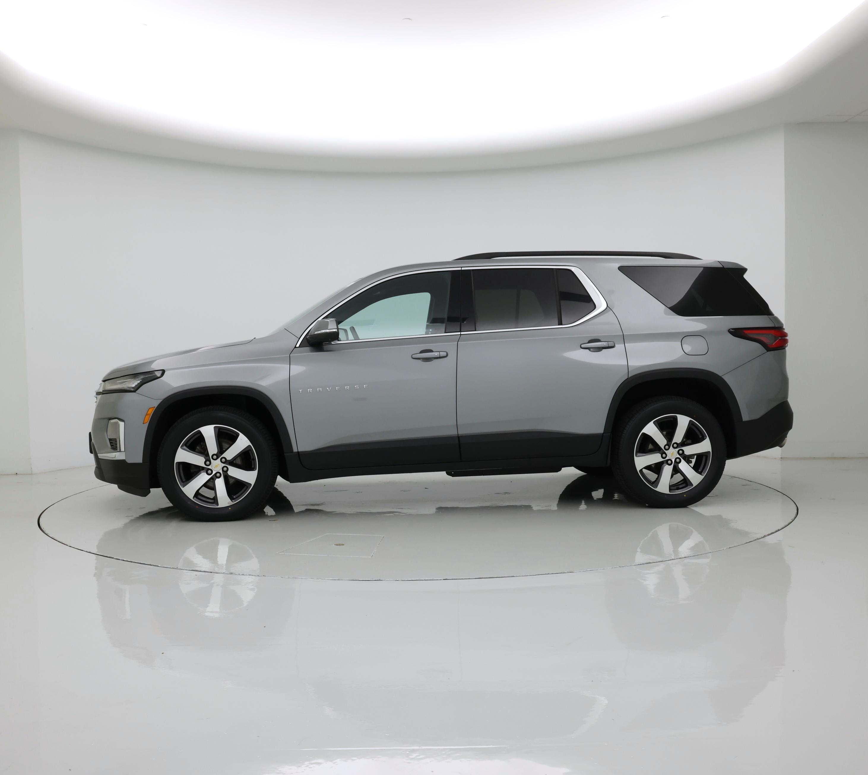 Thumbnail: 2023 Chevrolet Traverse - 3