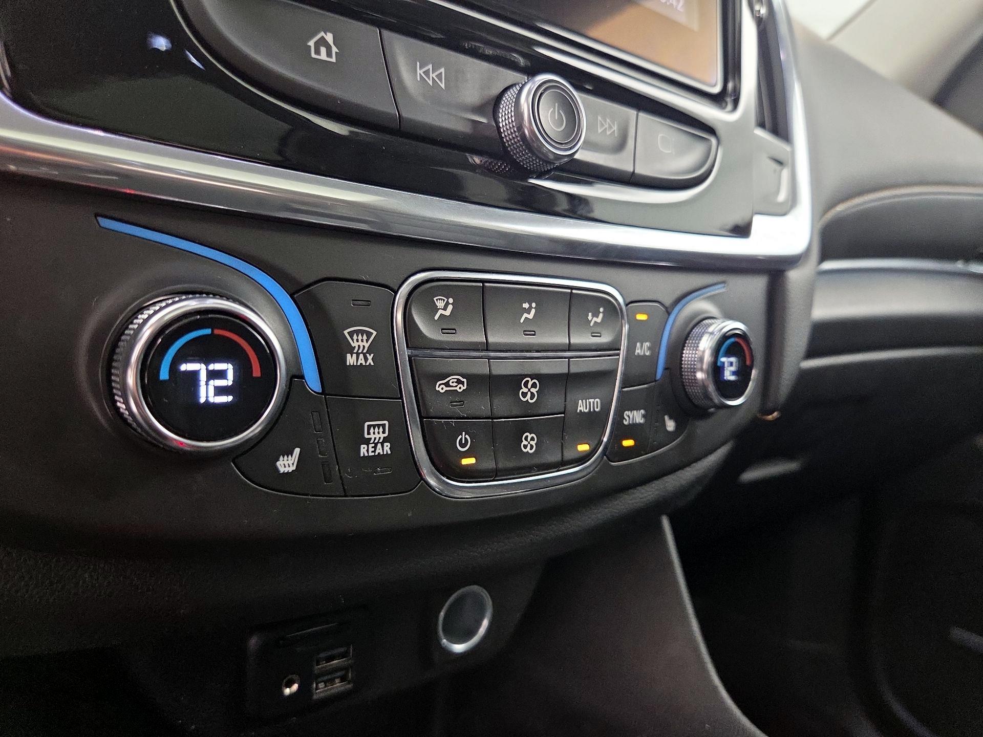 Thumbnail: 2021 Chevrolet Traverse - 16