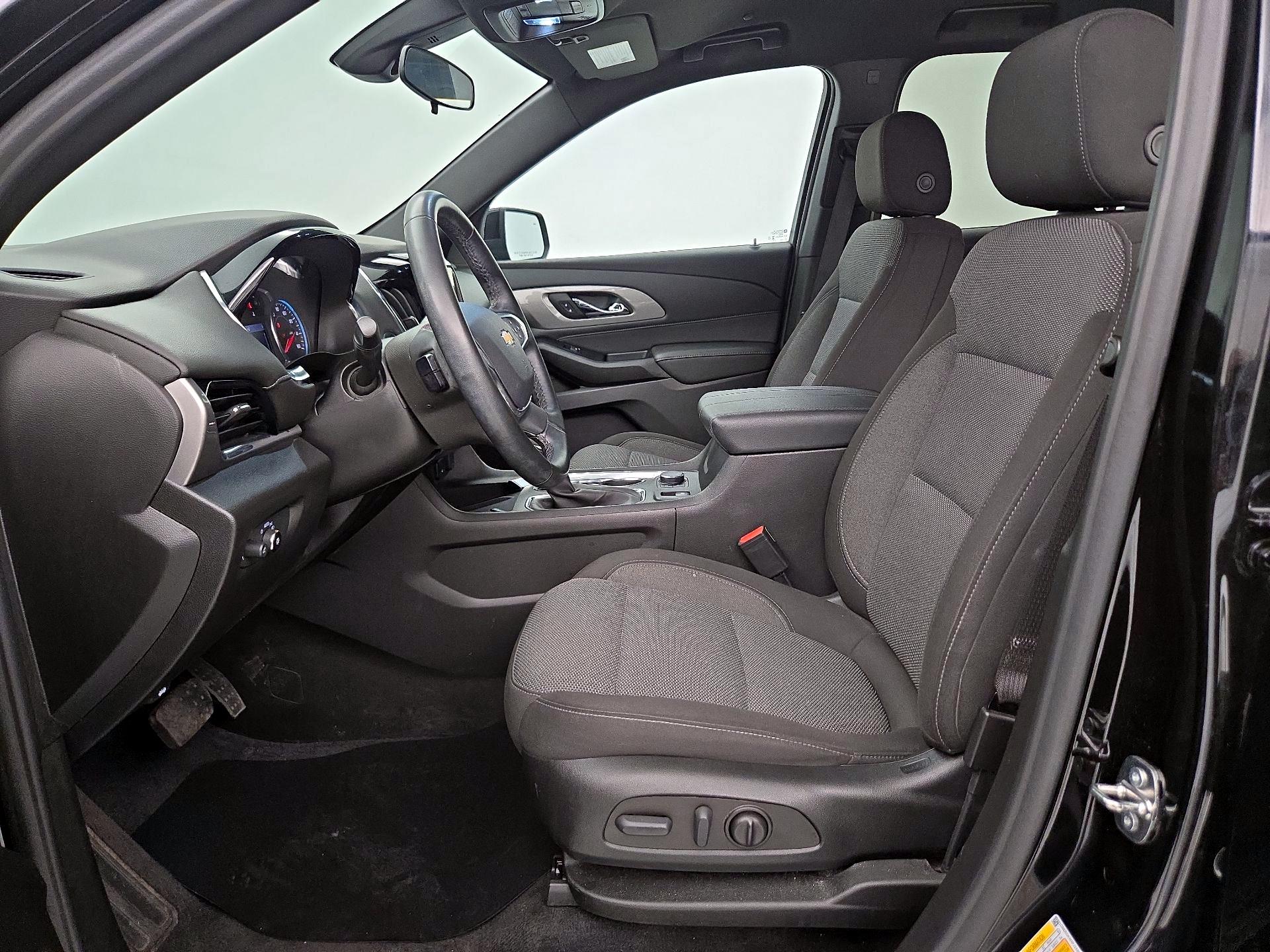 Thumbnail: 2023 Chevrolet Traverse - 11