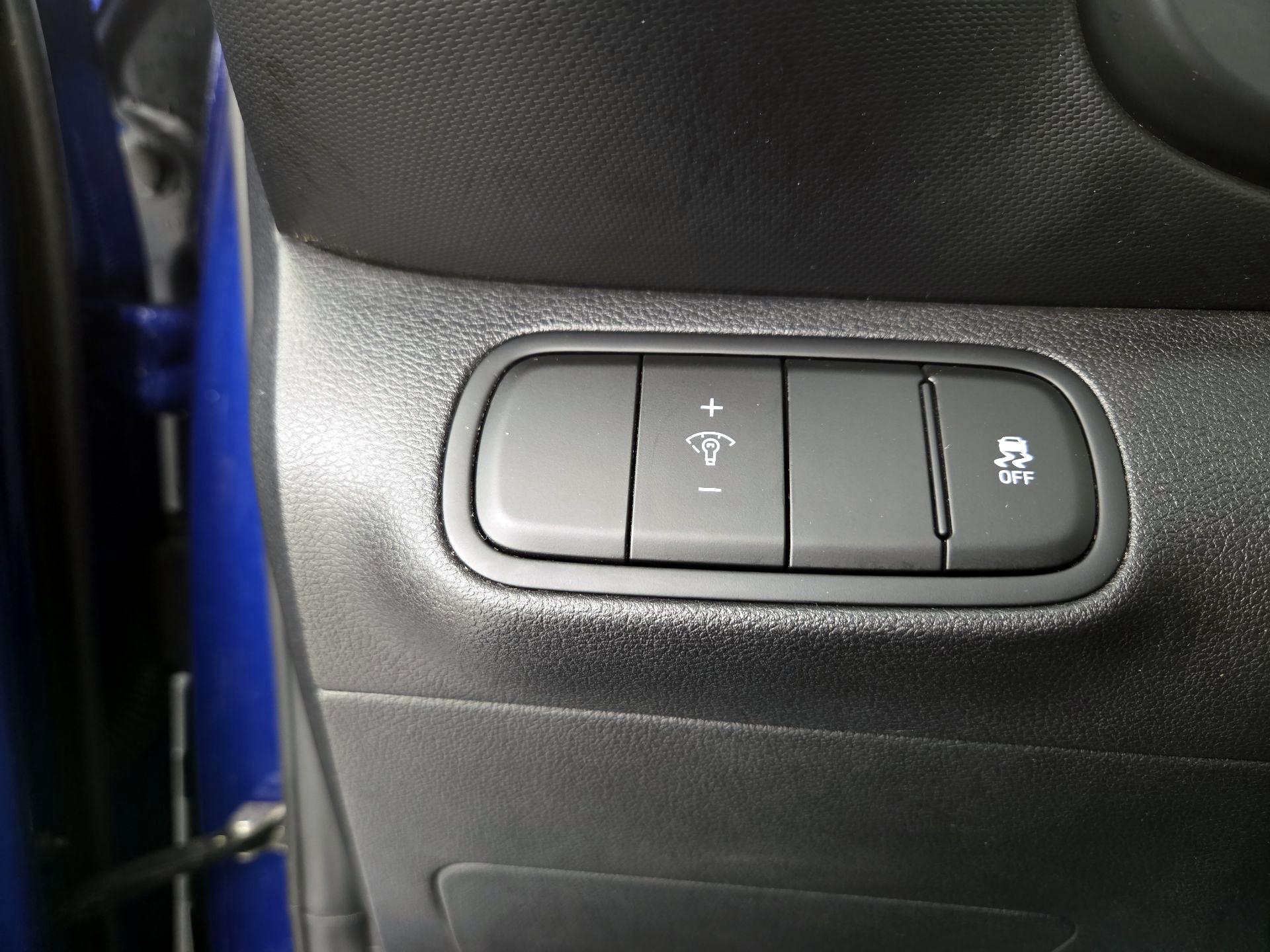 Thumbnail: 2023 Hyundai Venue - 13