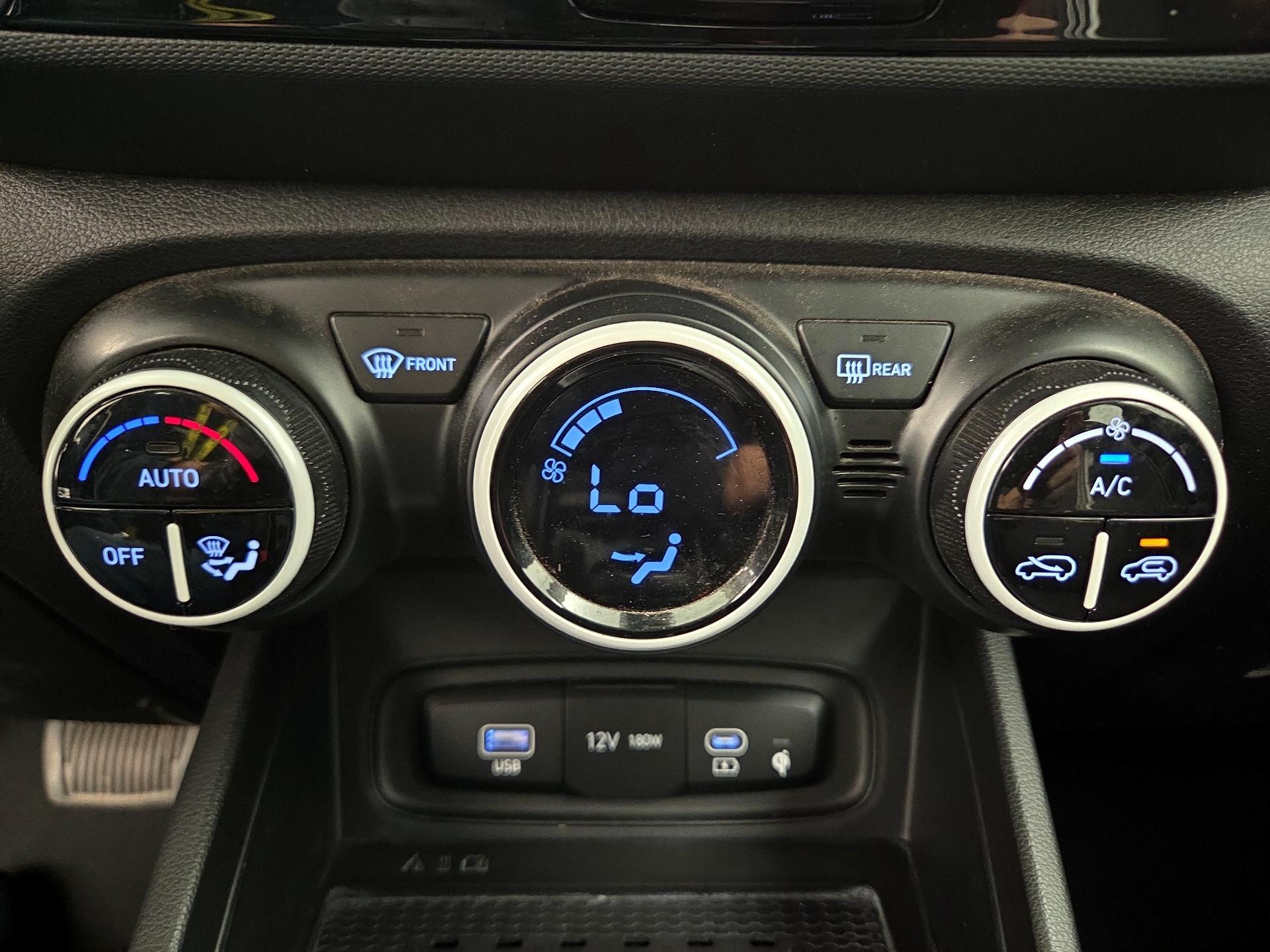 Thumbnail: 2023 Hyundai Venue - 17