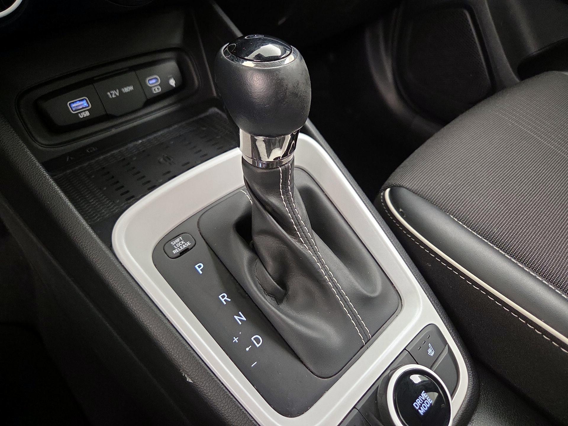 Thumbnail: 2023 Hyundai Venue - 18