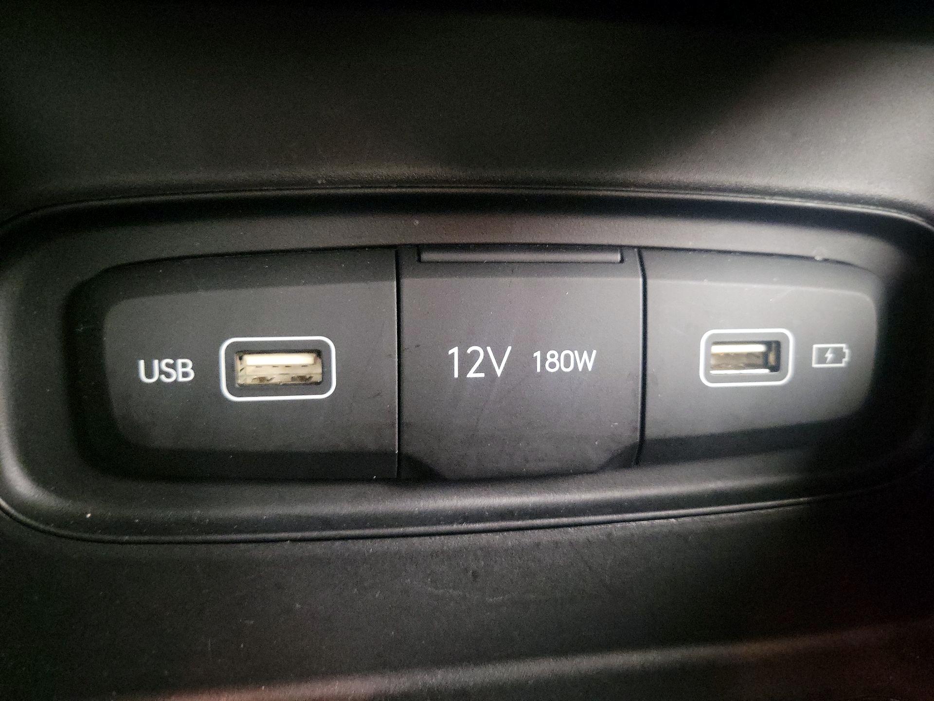 Thumbnail: 2022 Hyundai Venue - 18