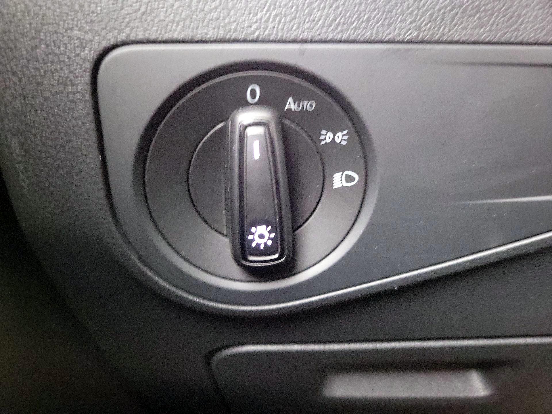 Thumbnail: 2022 Volkswagen Tiguan - 13