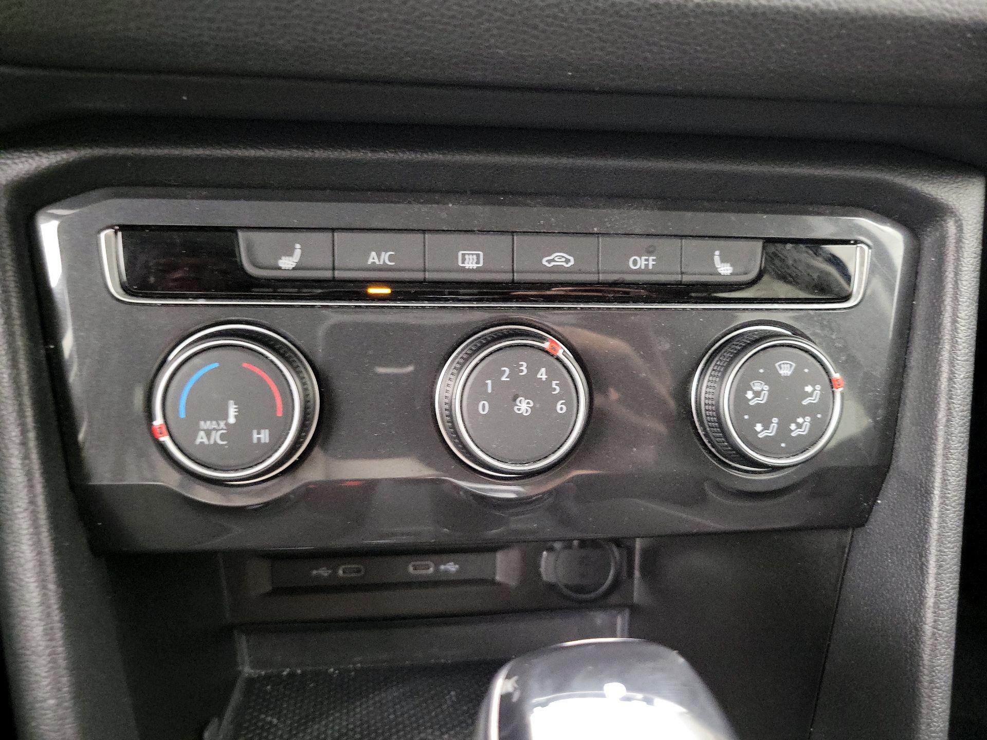 Thumbnail: 2022 Volkswagen Tiguan - 16