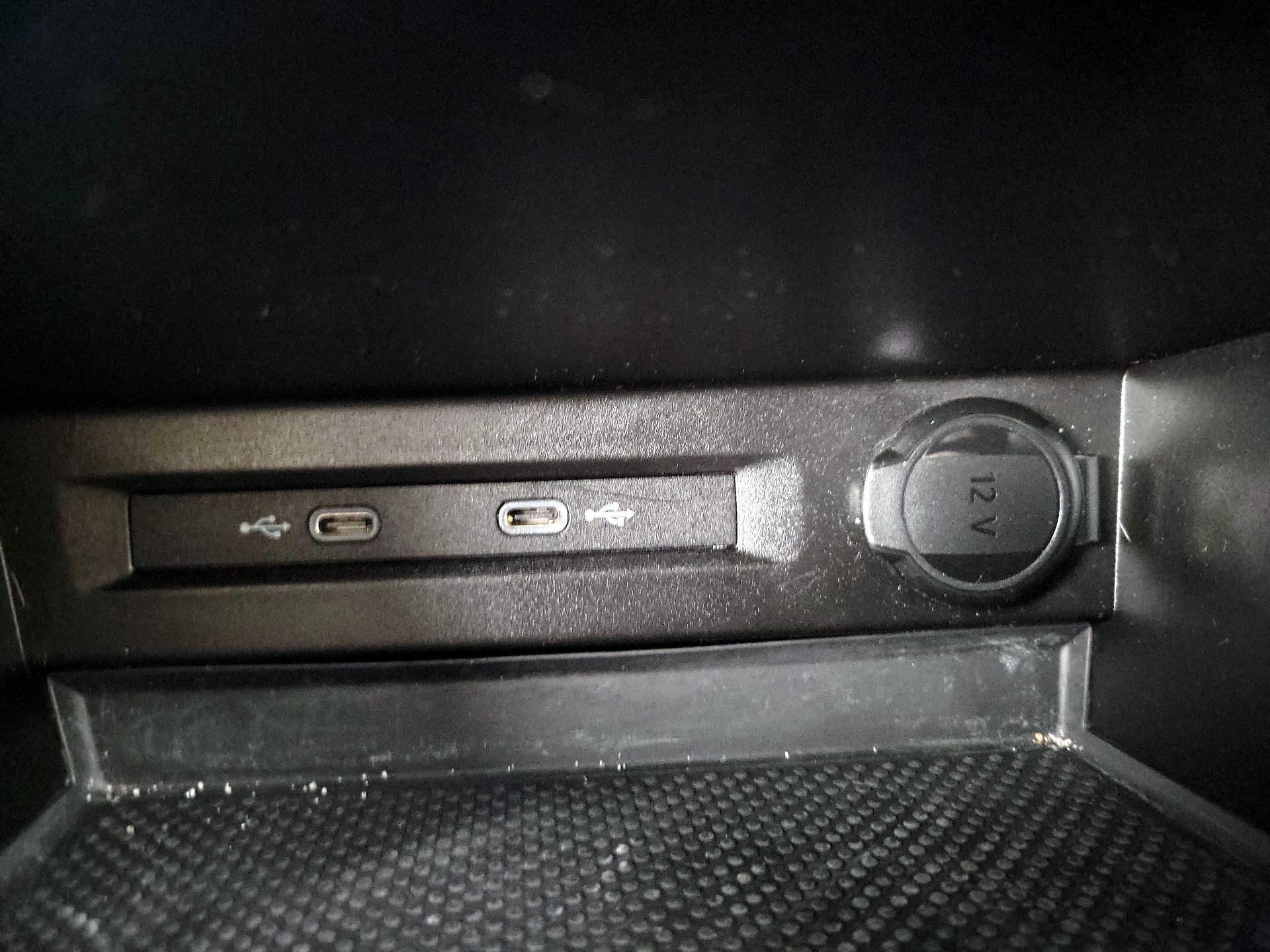 Thumbnail: 2022 Volkswagen Tiguan - 18