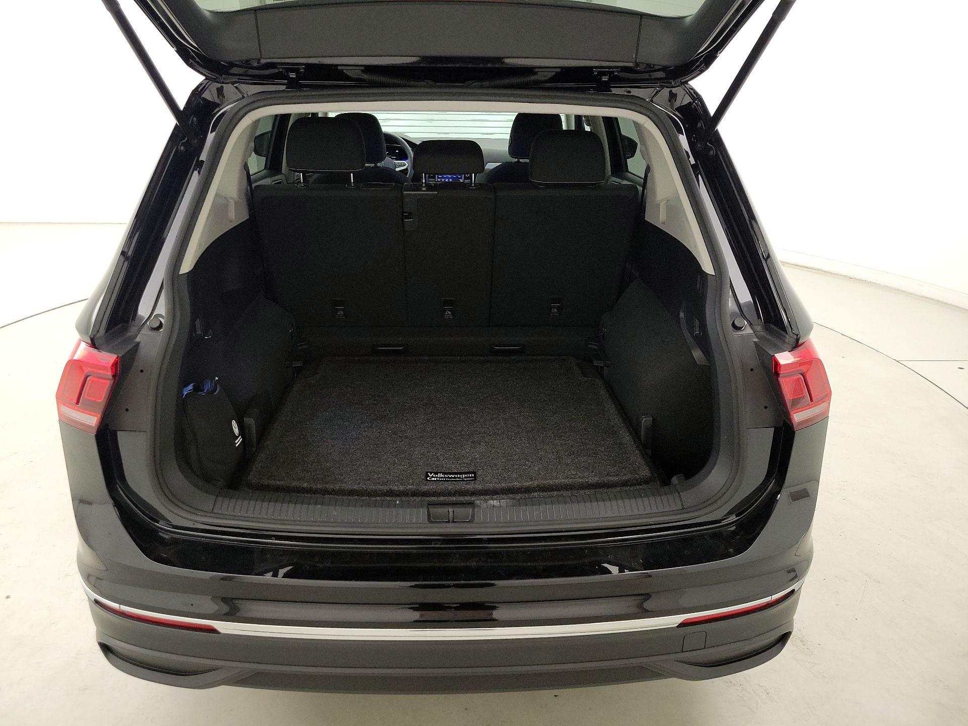 Thumbnail: 2022 Volkswagen Tiguan - 20