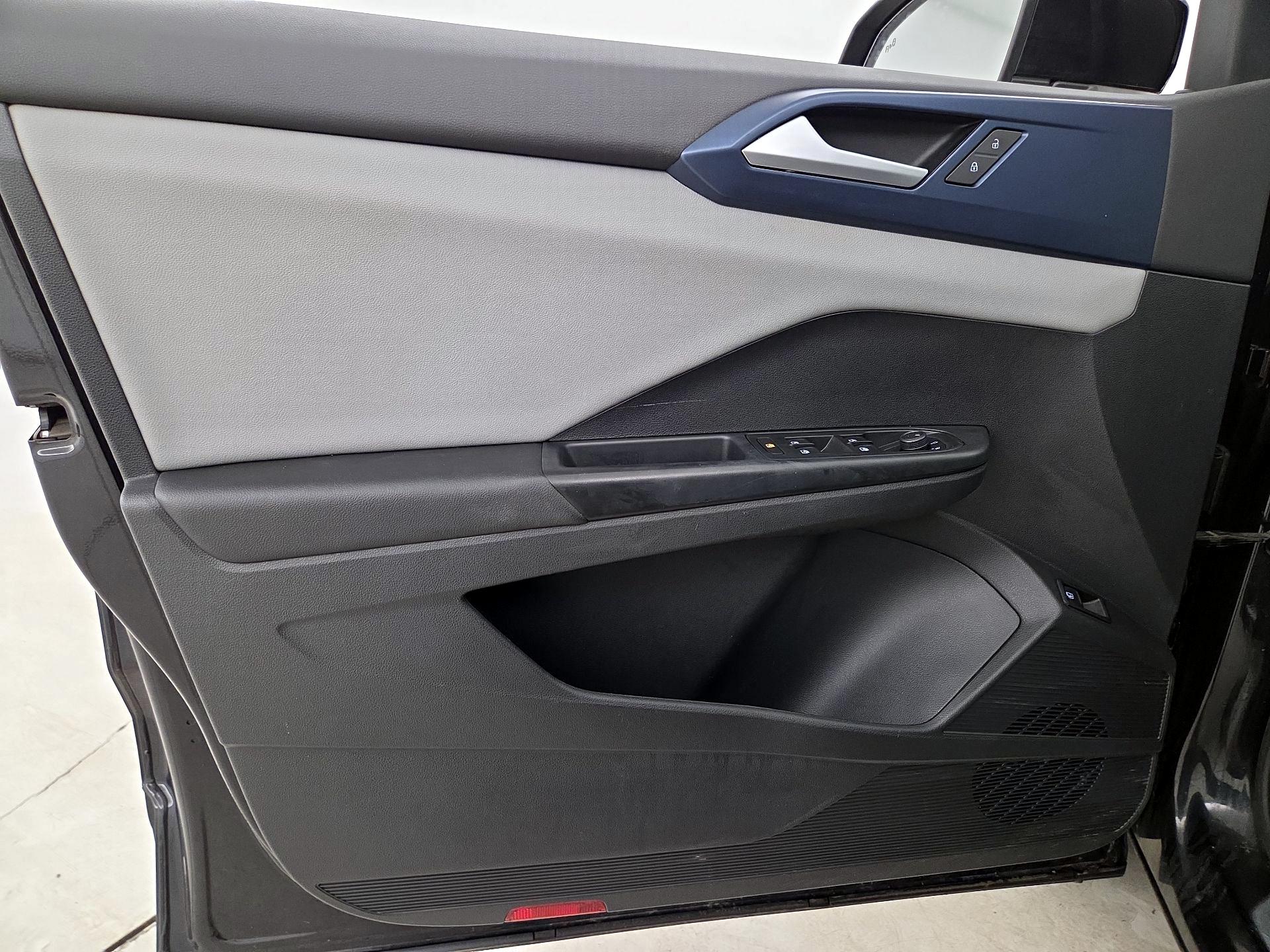 Thumbnail: 2022 Volkswagen Taos - 12