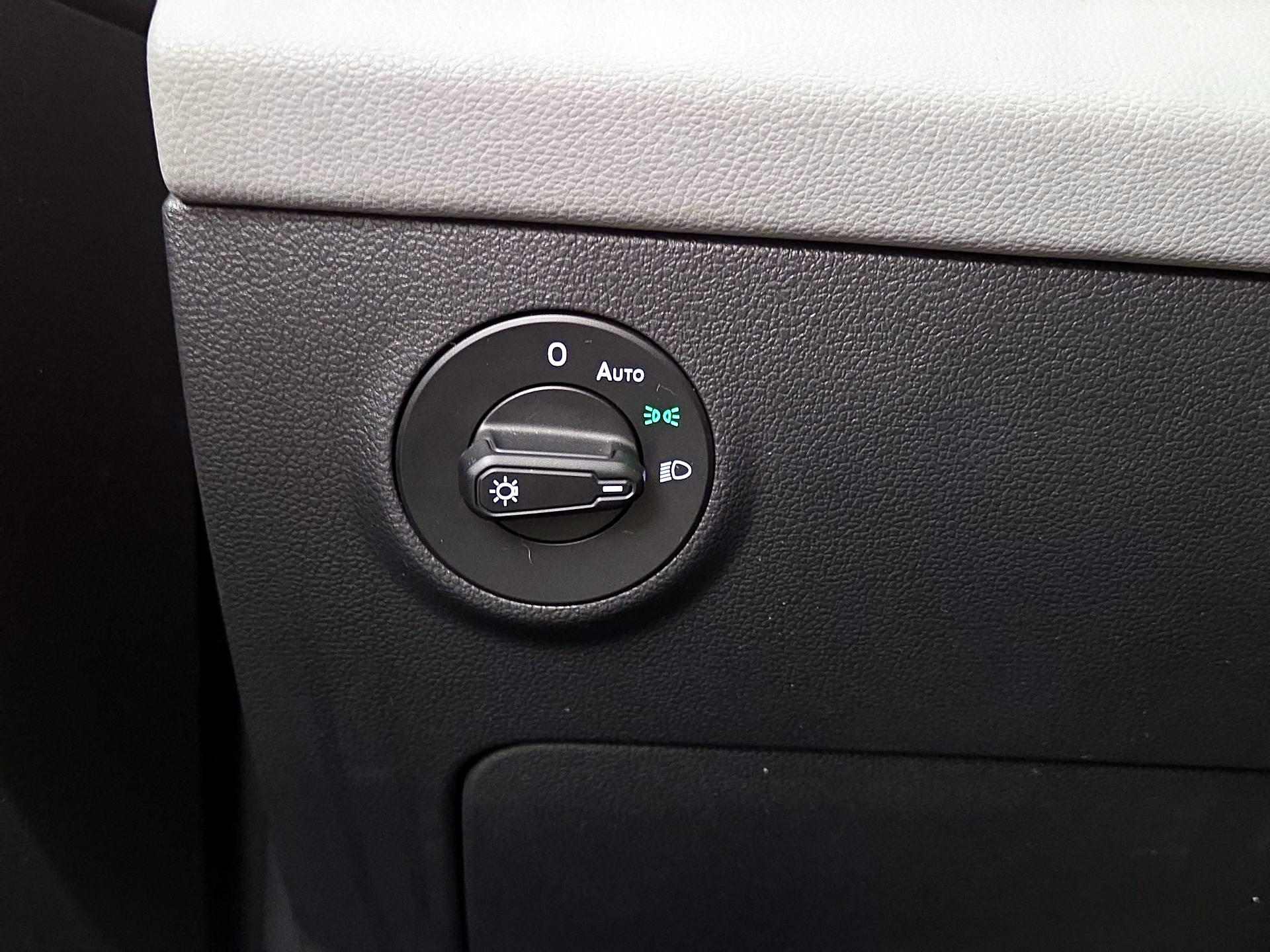 Thumbnail: 2022 Volkswagen Taos - 13