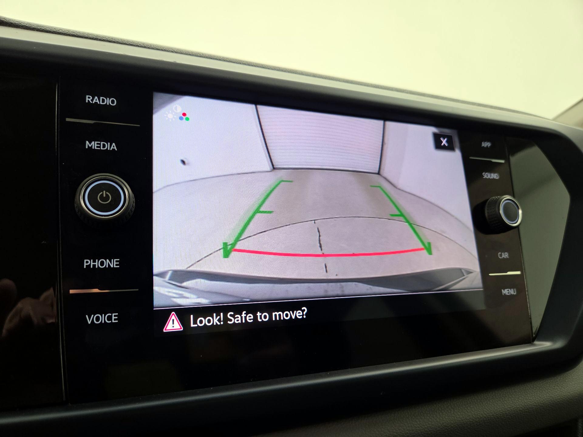 Thumbnail: 2022 Volkswagen Taos - 14