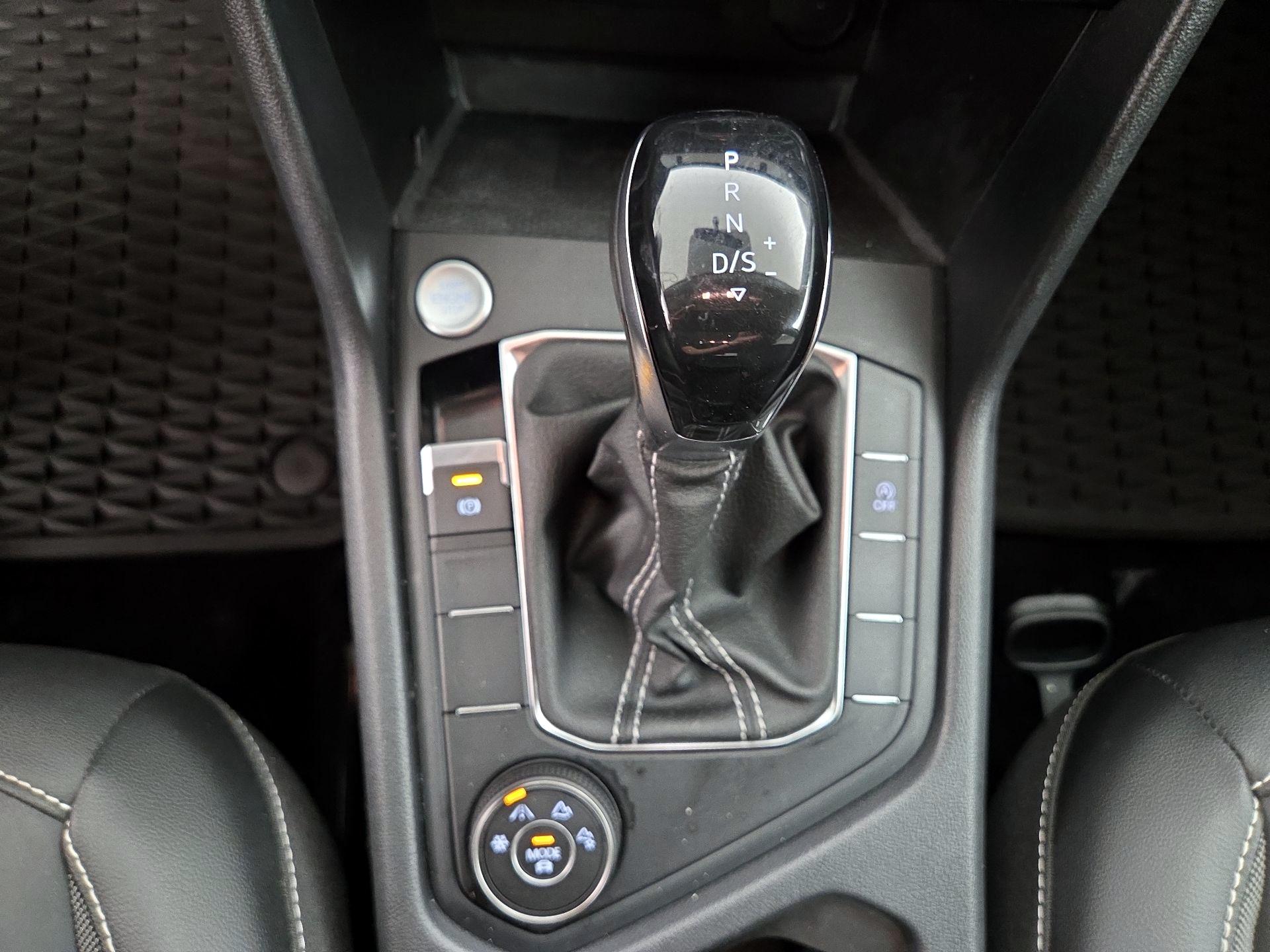 Thumbnail: 2022 Volkswagen Taos - 17