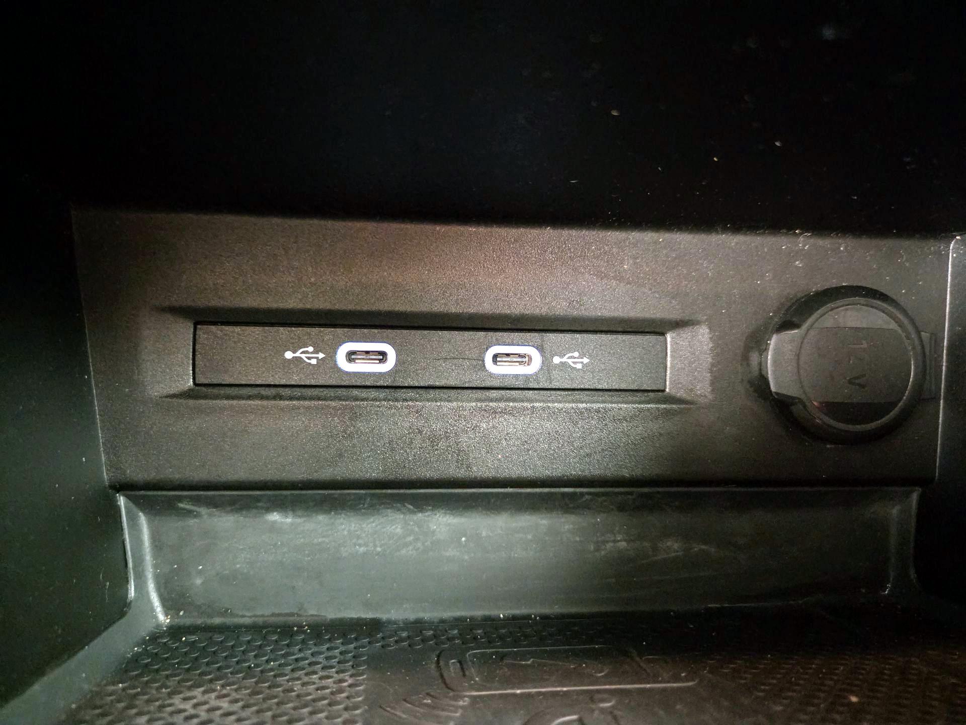 Thumbnail: 2022 Volkswagen Taos - 18