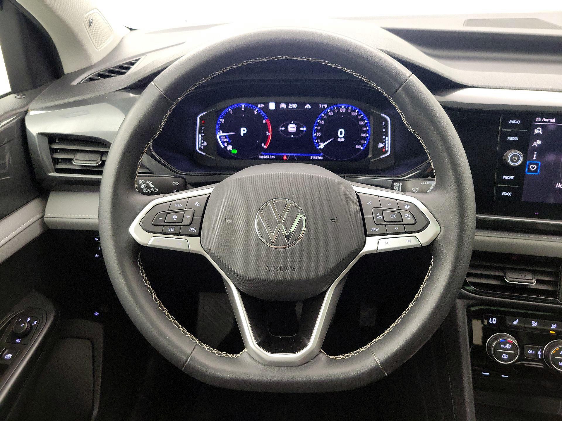 Thumbnail: 2023 Volkswagen Taos - 10