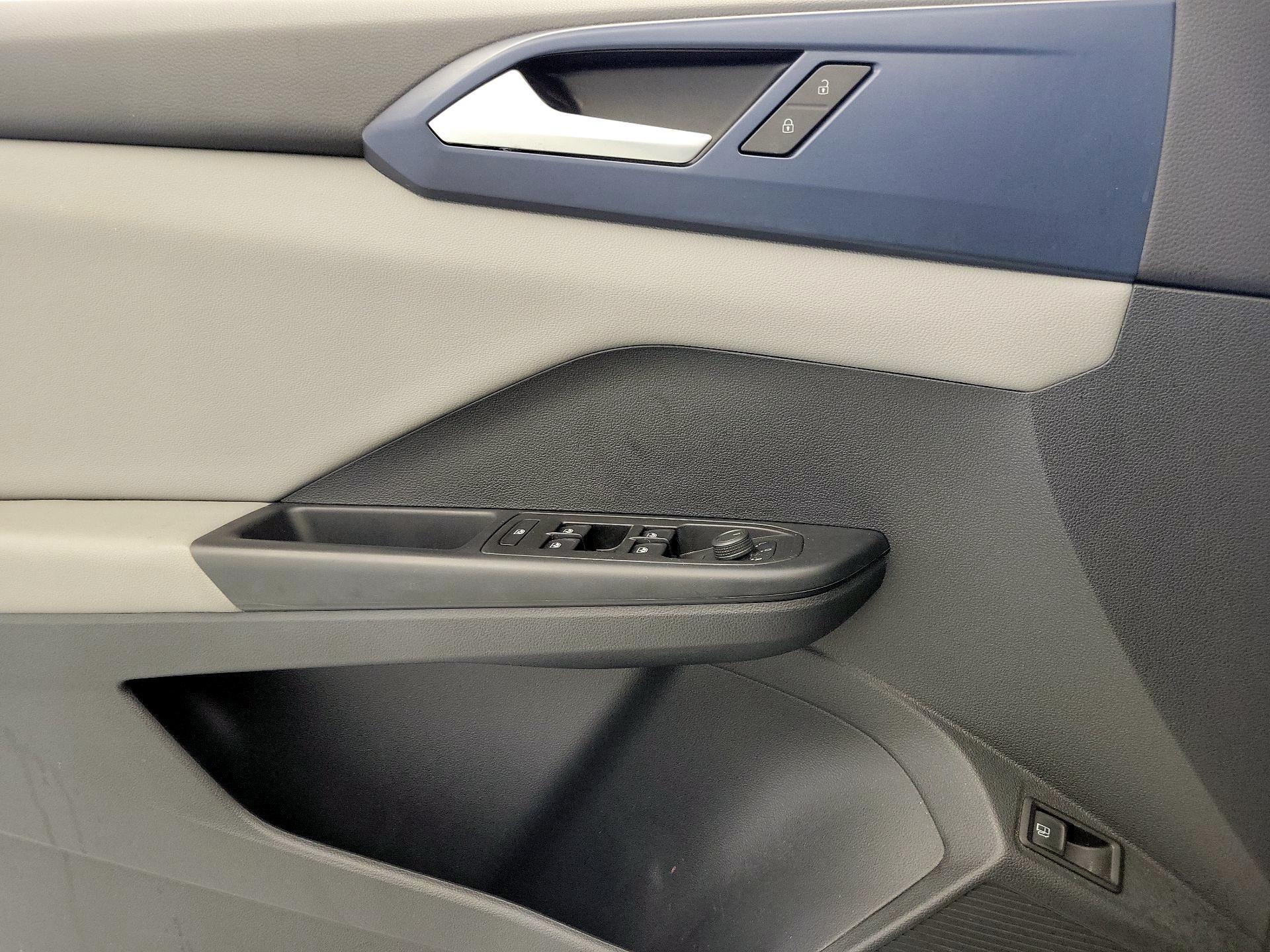 Thumbnail: 2023 Volkswagen Taos - 12