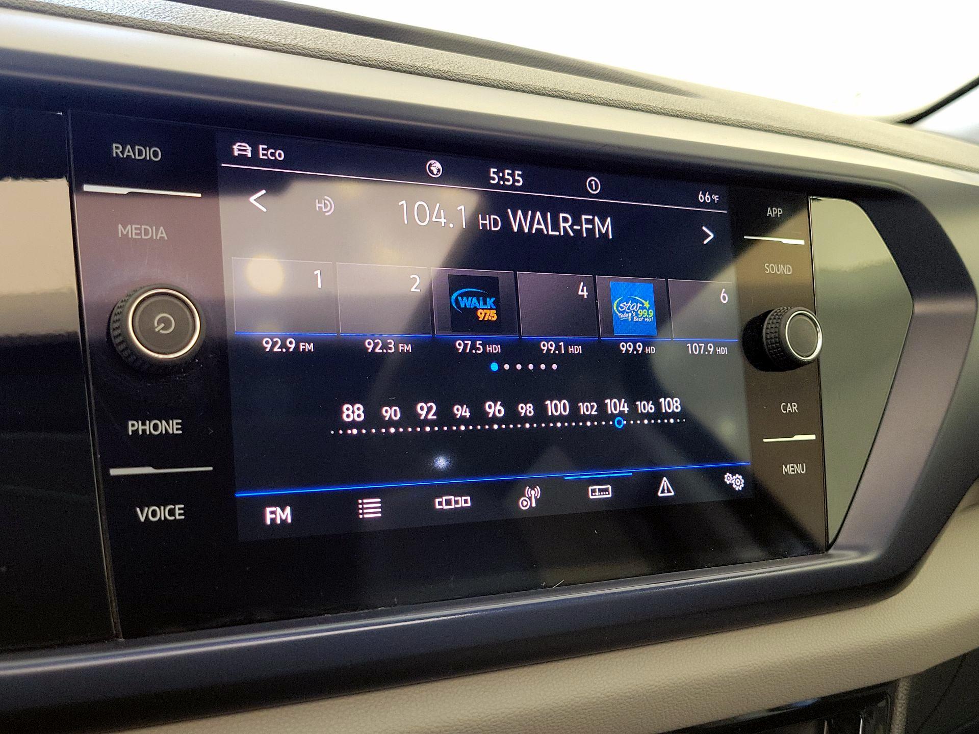 Thumbnail: 2023 Volkswagen Taos - 15