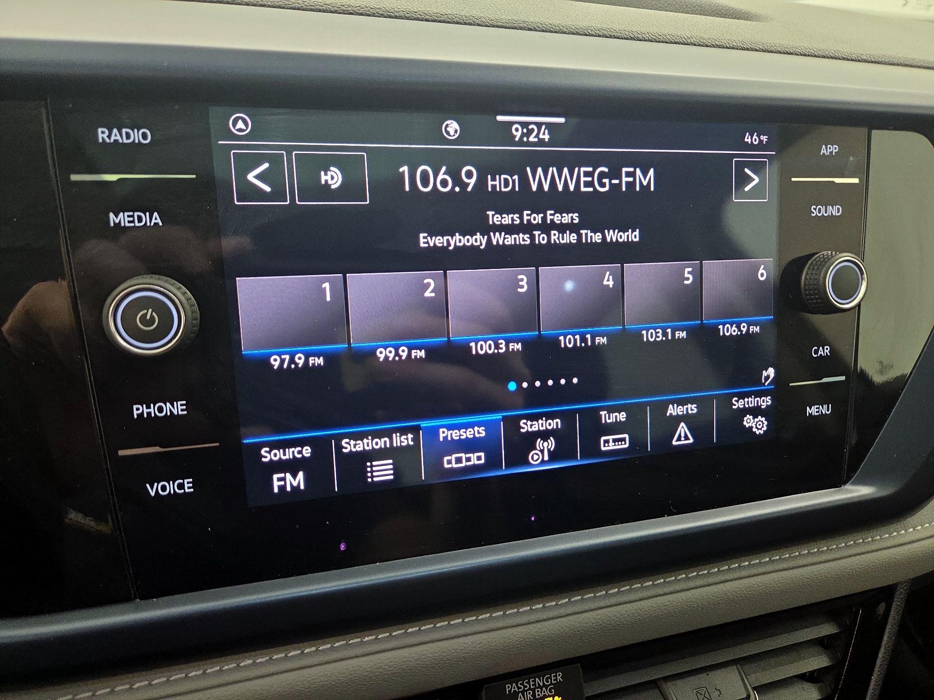 Thumbnail: 2024 Volkswagen Taos - 15