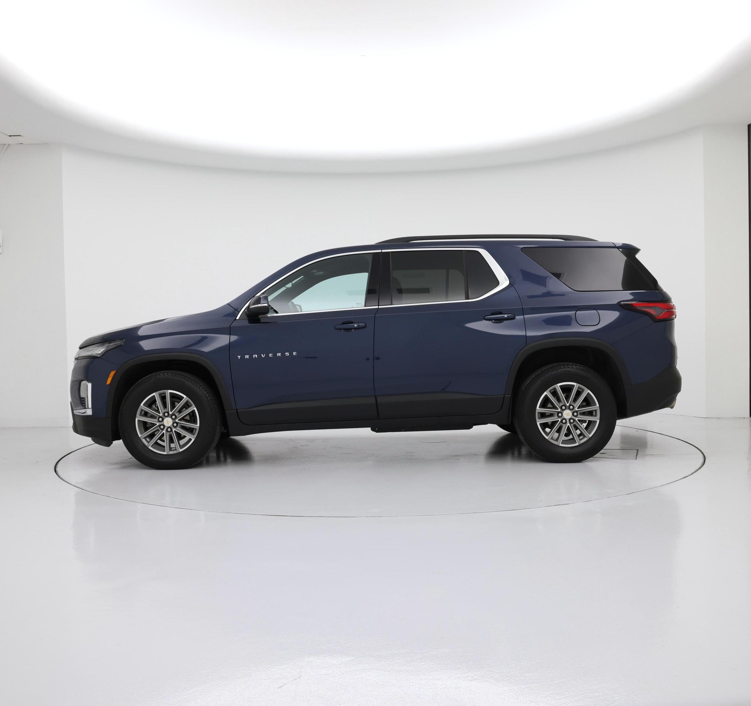 Thumbnail: 2023 Chevrolet Traverse - 3