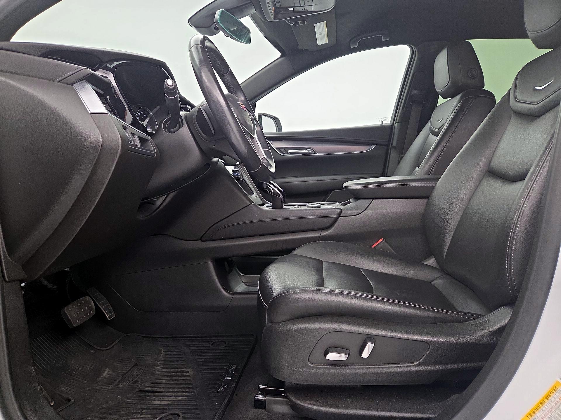 Thumbnail: 2021 Cadillac XT5 - 11