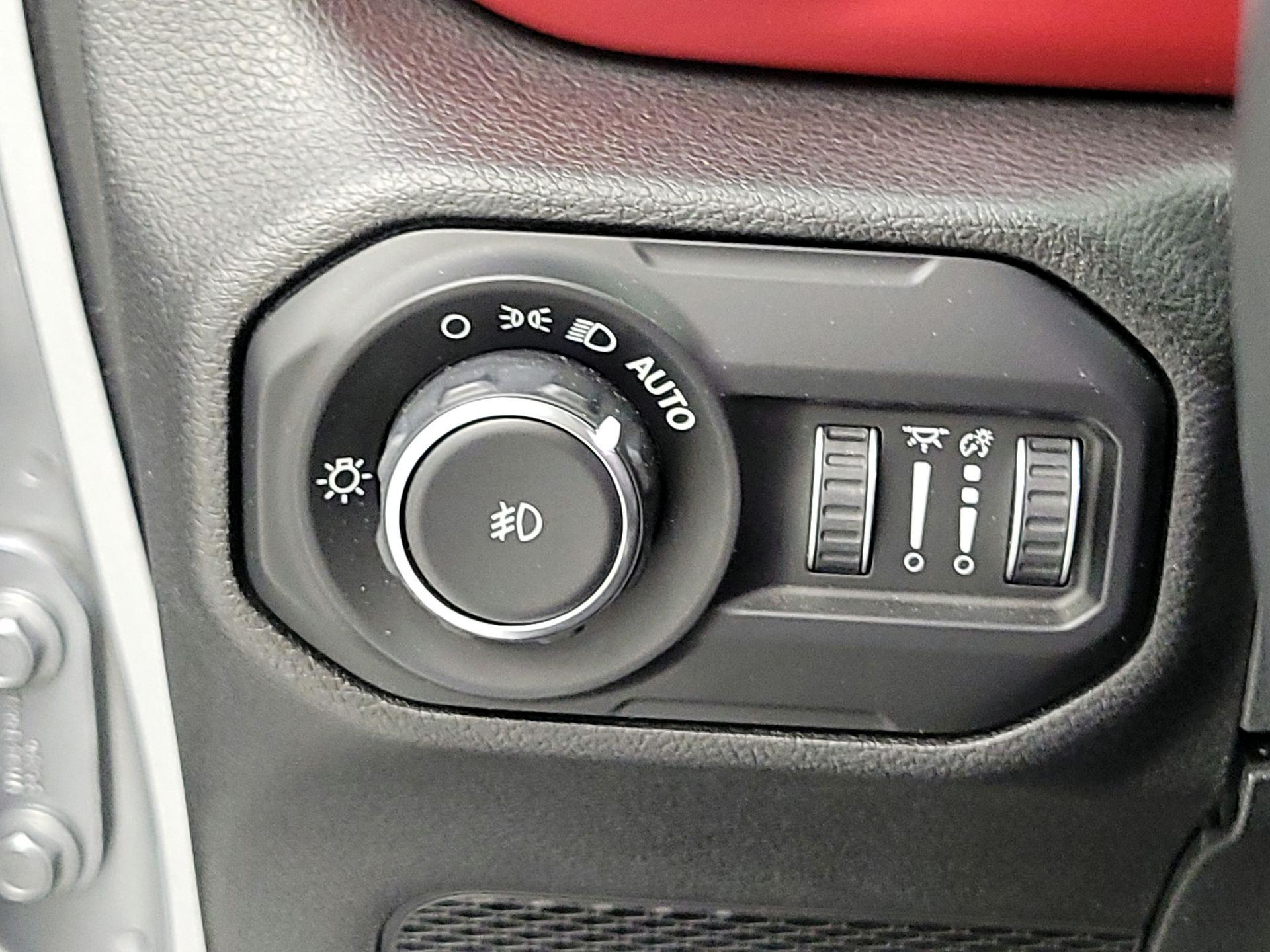 Thumbnail: 2021 Jeep Wrangler - 13