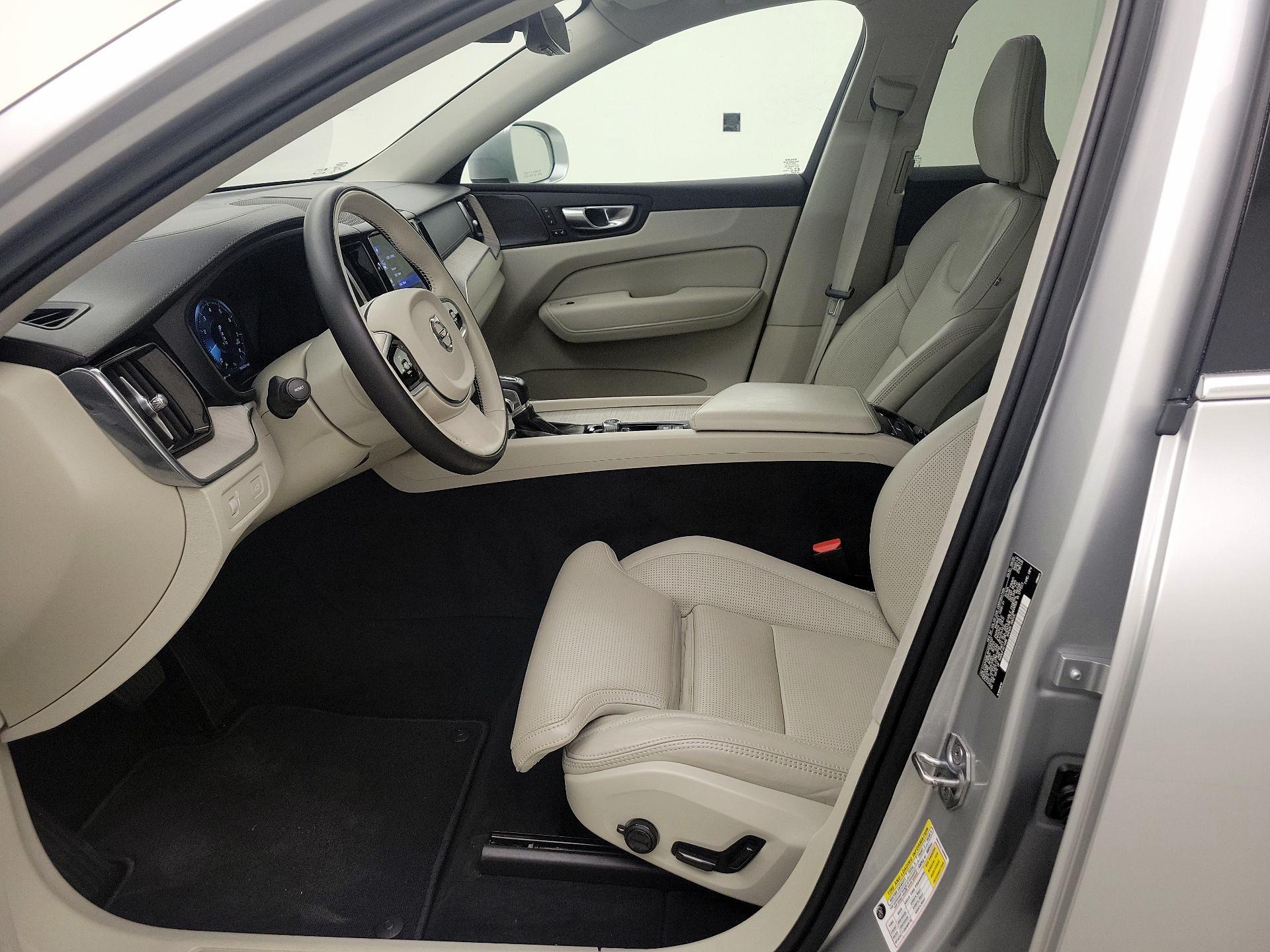 Thumbnail: 2021 Volvo XC60 - 11