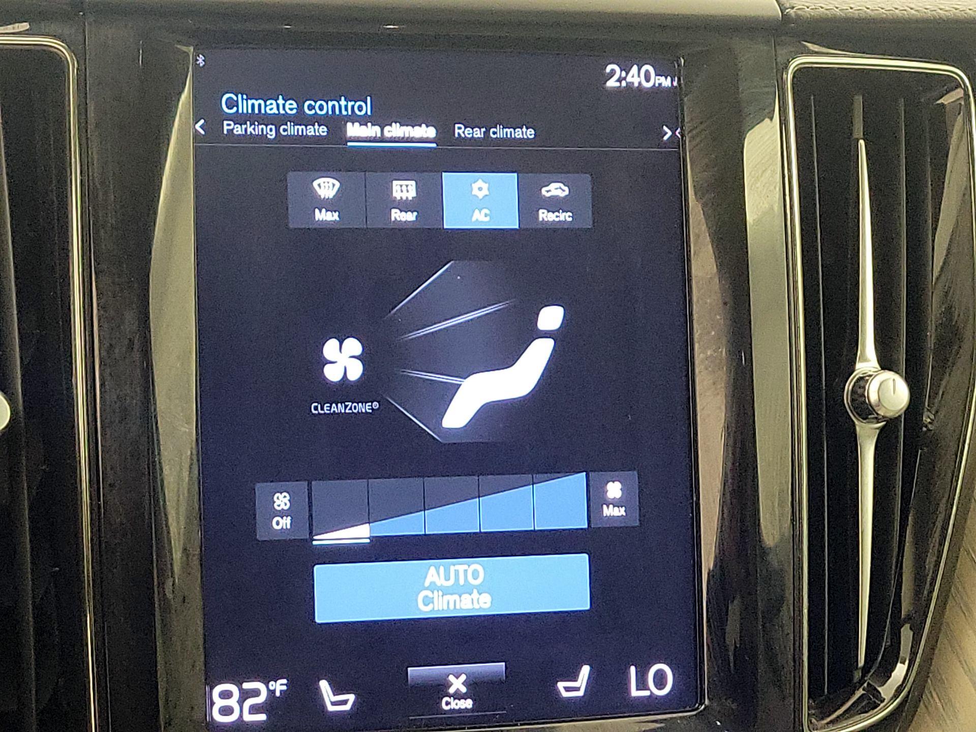 Thumbnail: 2021 Volvo XC60 - 17