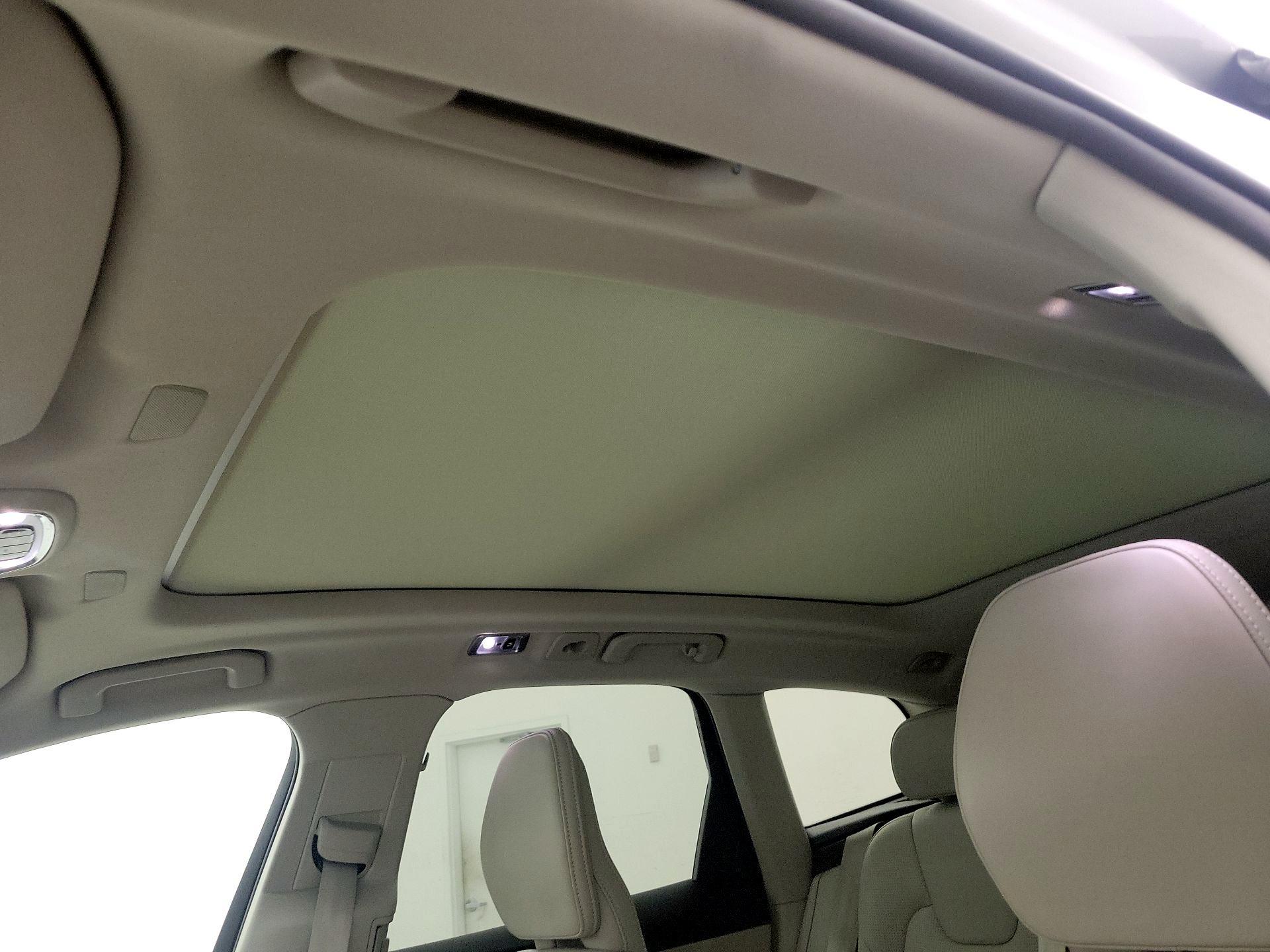 Thumbnail: 2021 Volvo XC60 - 20