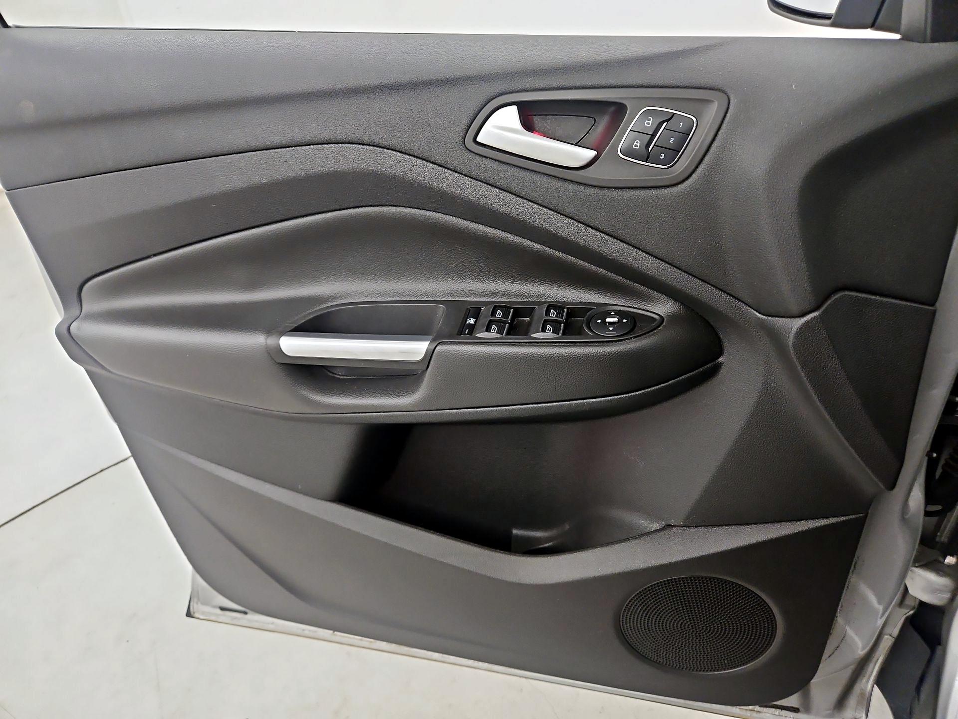 Thumbnail: 2016 Ford Escape - 12