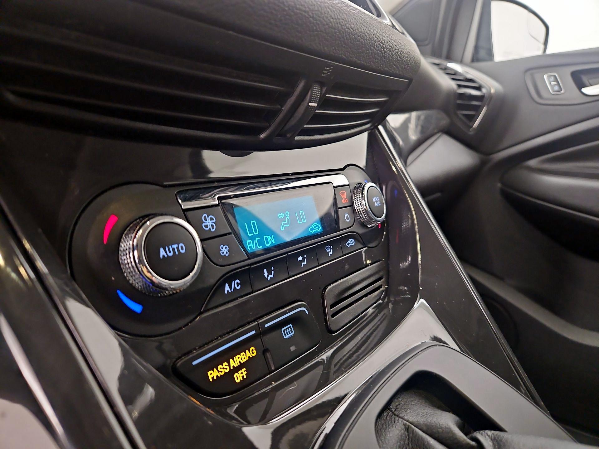 Thumbnail: 2016 Ford Escape - 17