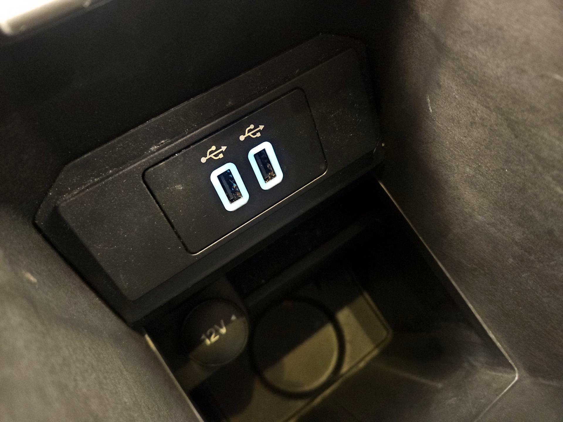 Thumbnail: 2016 Ford Escape - 19