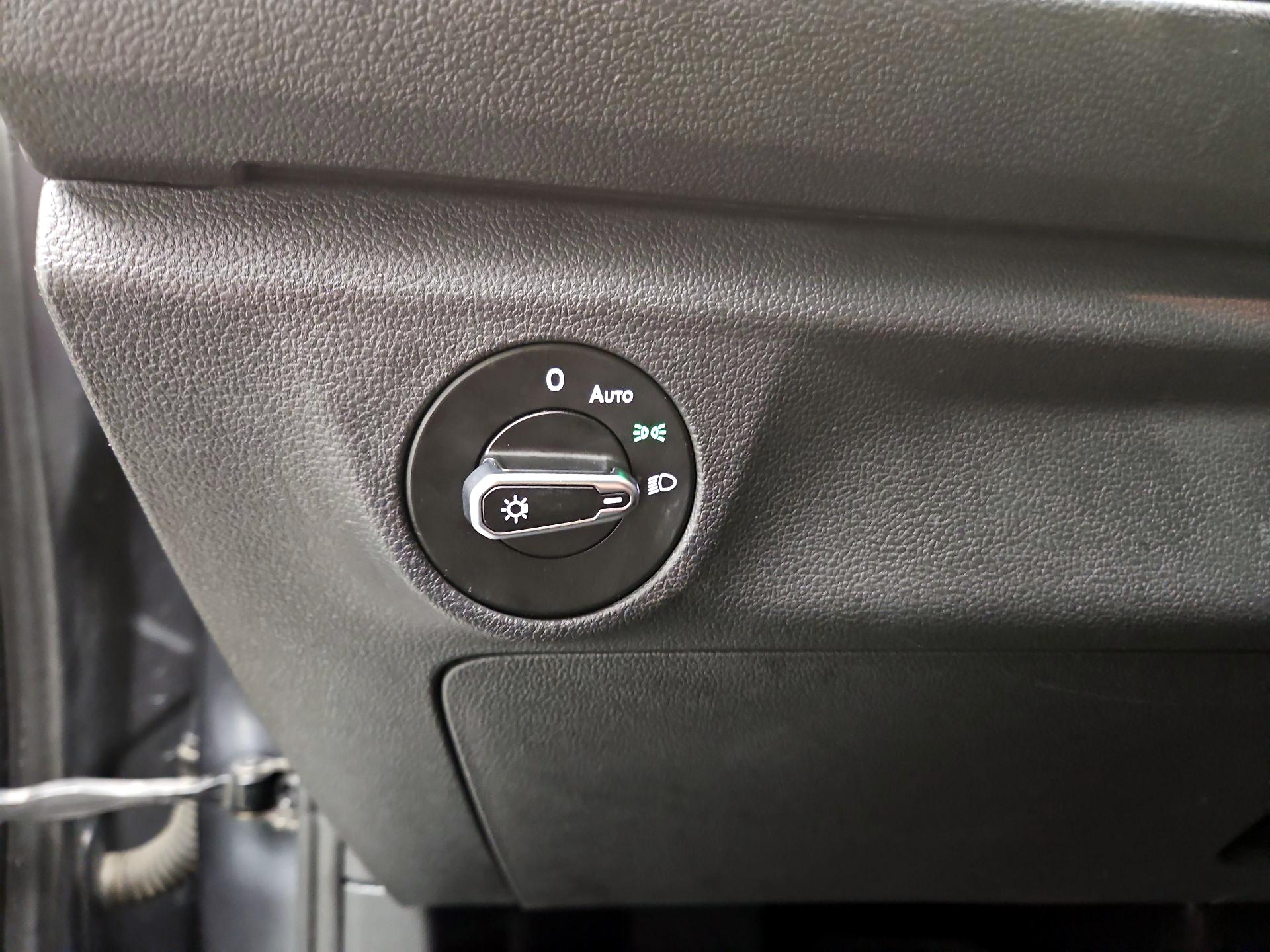 Thumbnail: 2023 Volkswagen Jetta - 11