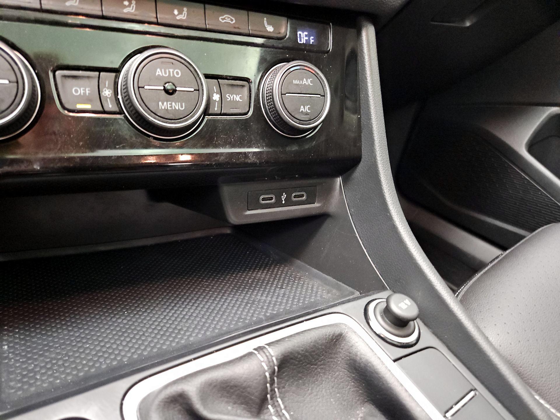 Thumbnail: 2023 Volkswagen Jetta - 16