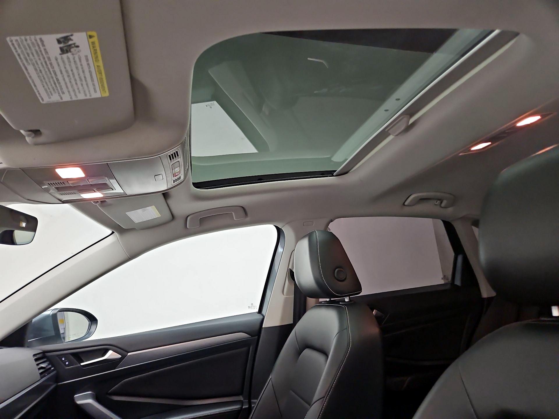 Thumbnail: 2023 Volkswagen Jetta - 17