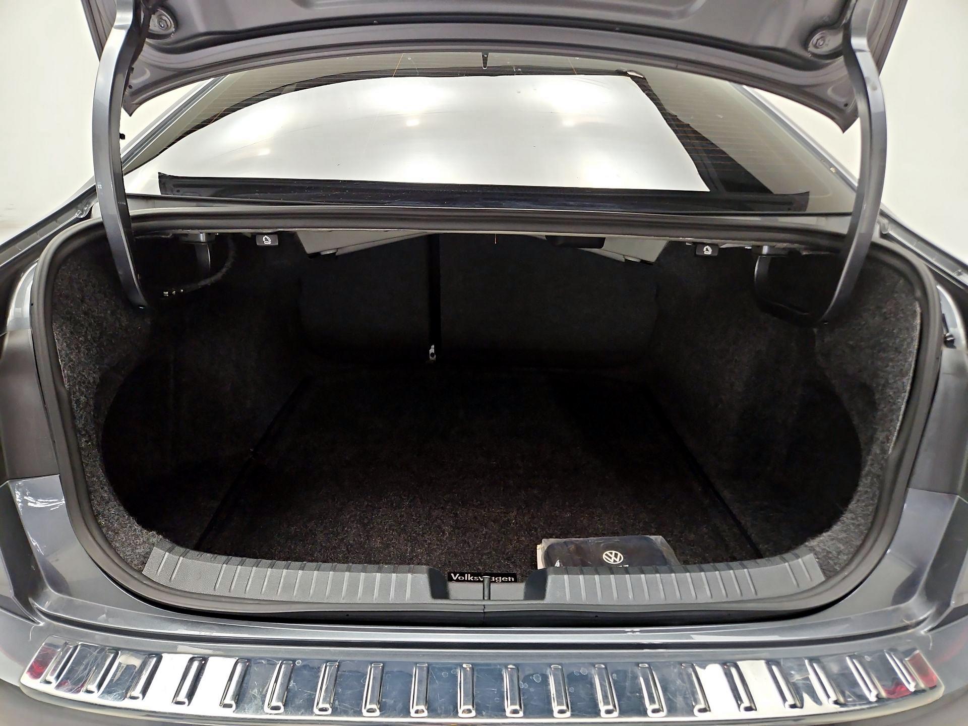 Thumbnail: 2023 Volkswagen Jetta - 19