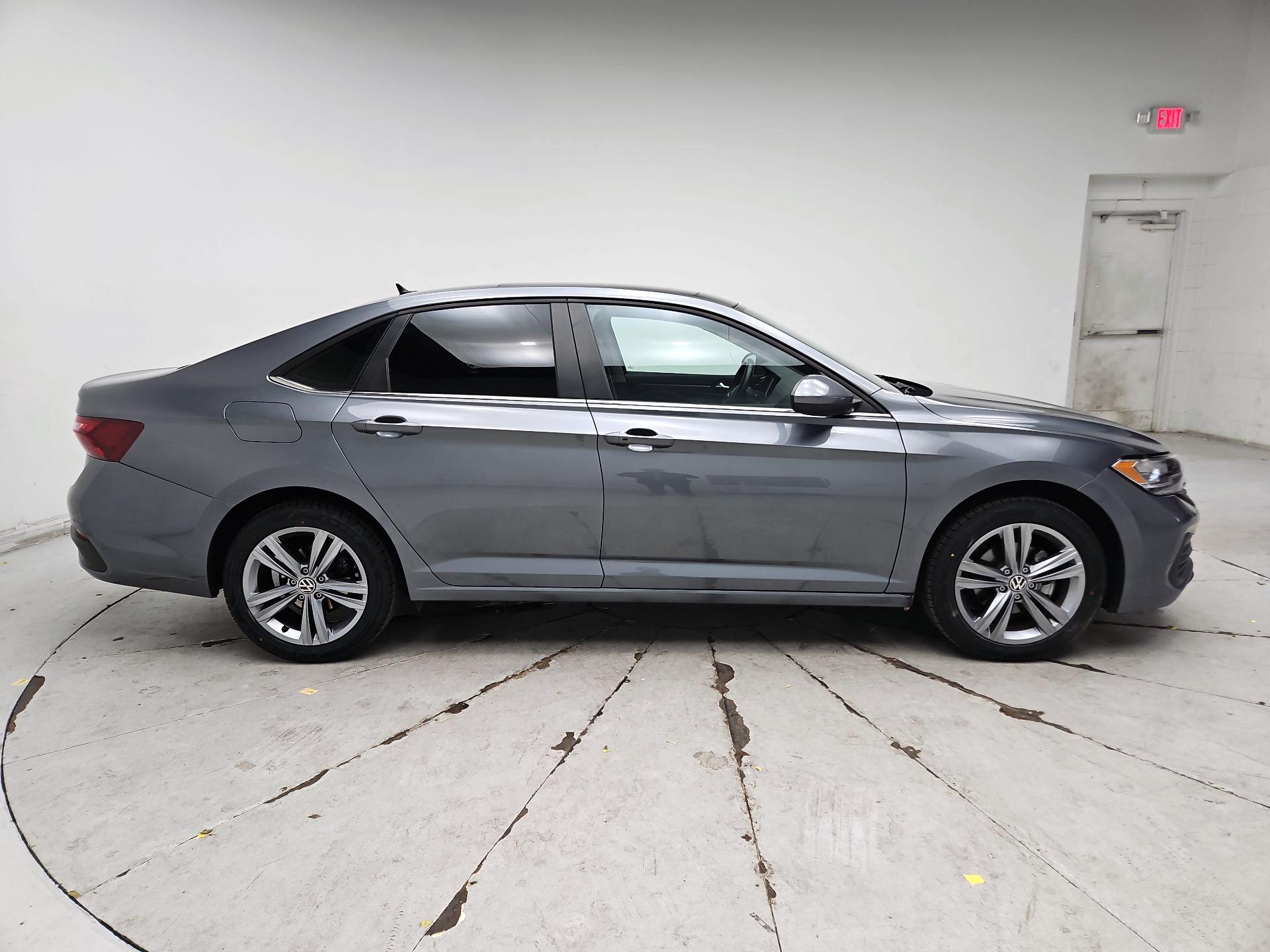 Thumbnail: 2023 Volkswagen Jetta - 4