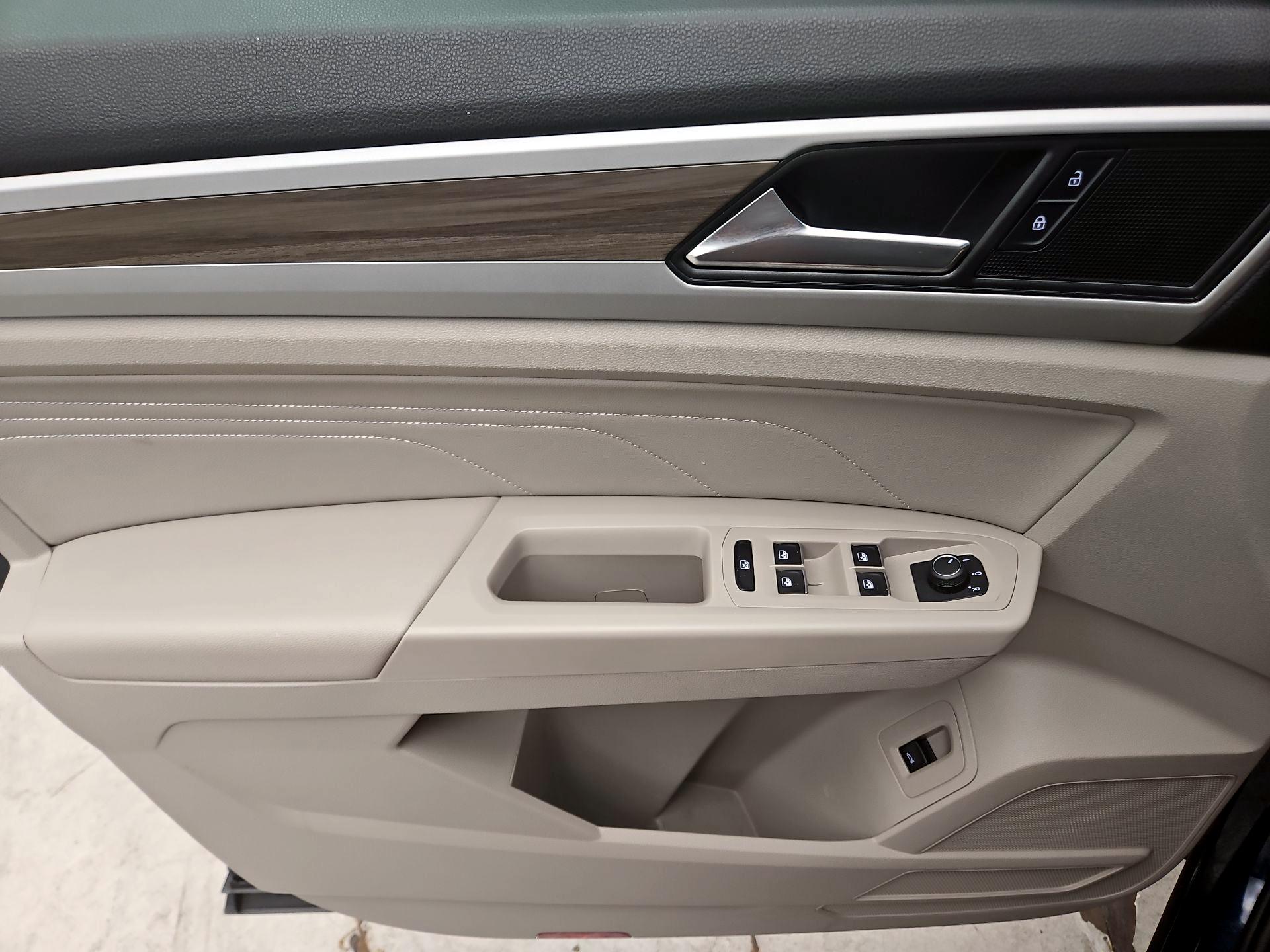 Thumbnail: 2022 Volkswagen Atlas - 10