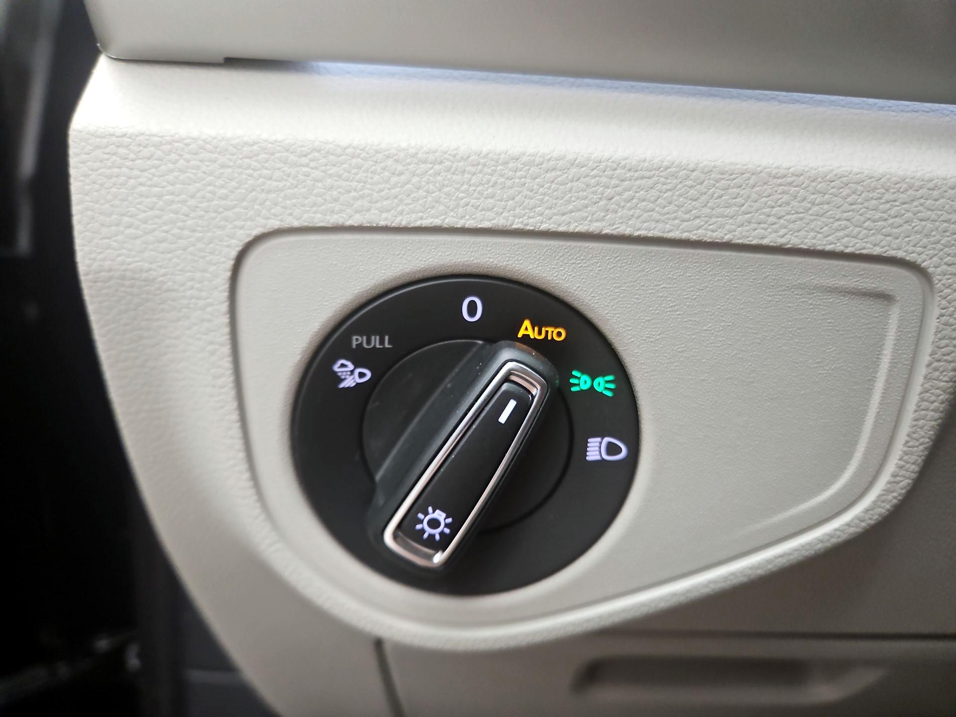 Thumbnail: 2022 Volkswagen Atlas - 11