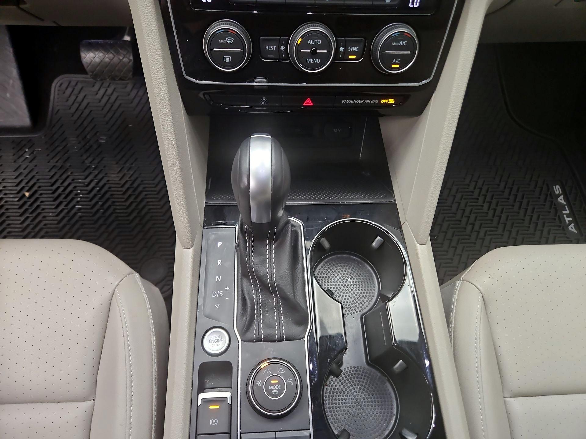 Thumbnail: 2022 Volkswagen Atlas - 16