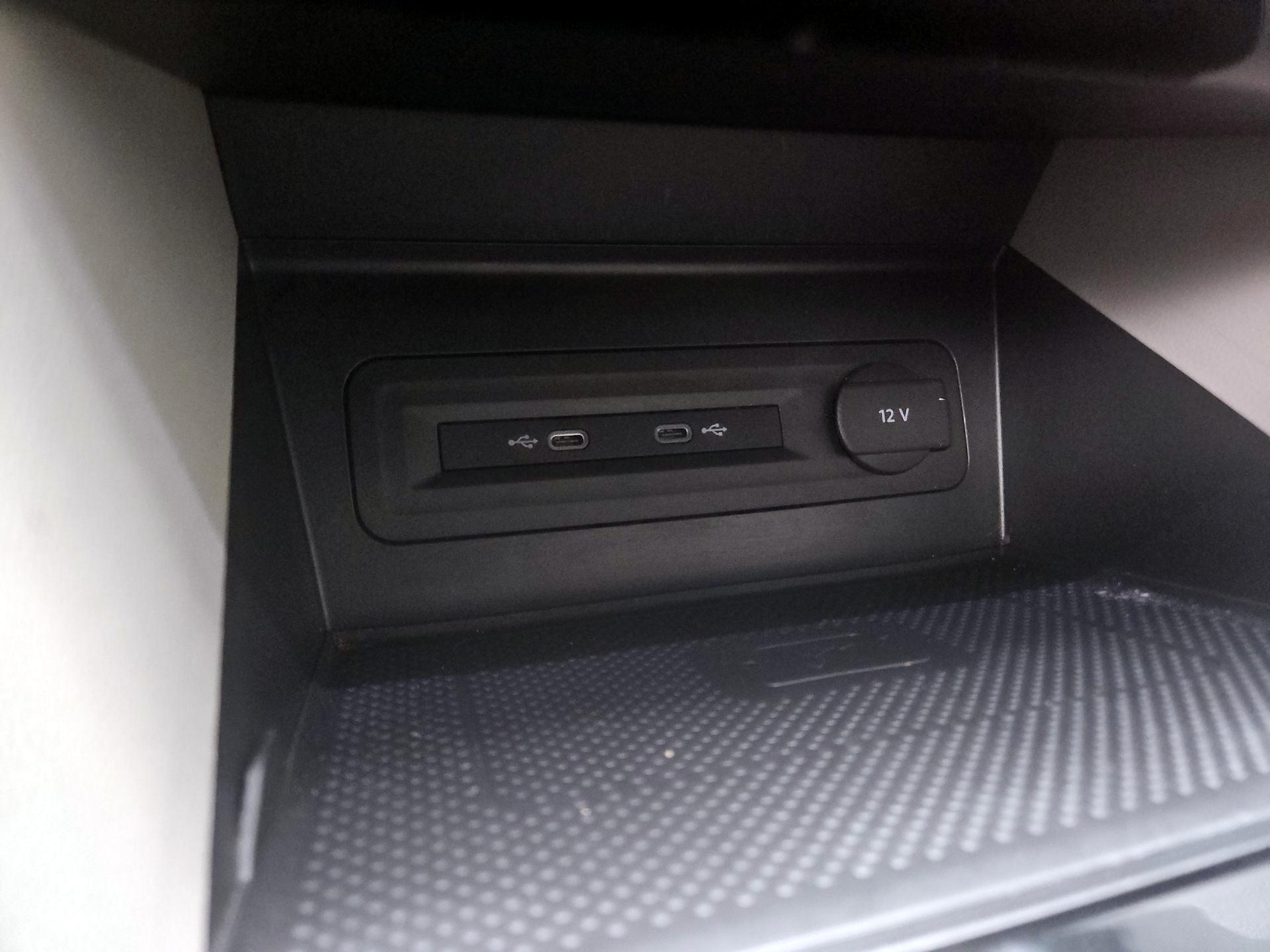 Thumbnail: 2022 Volkswagen Atlas - 17