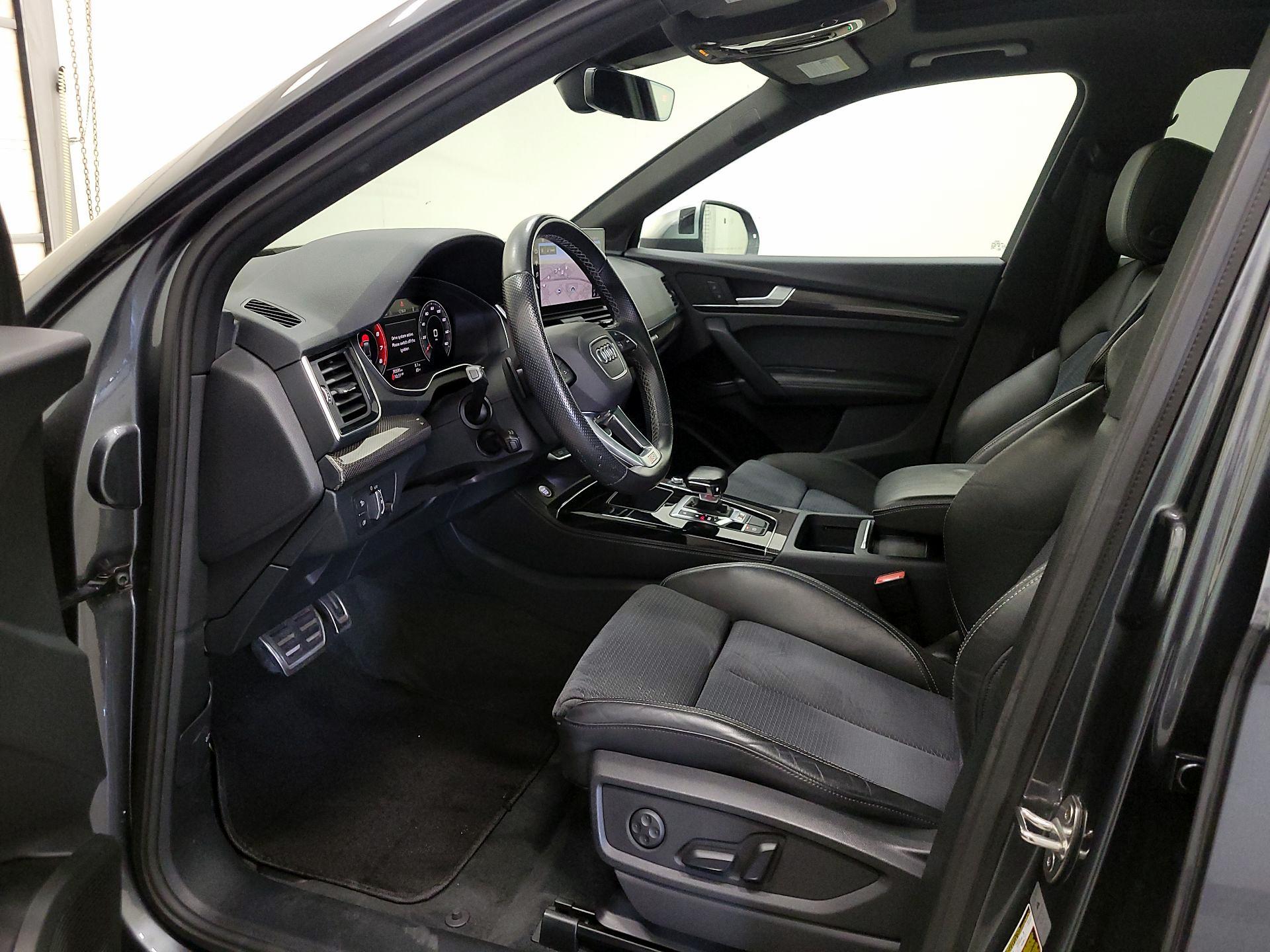 Thumbnail: 2022 Audi SQ5 - 11