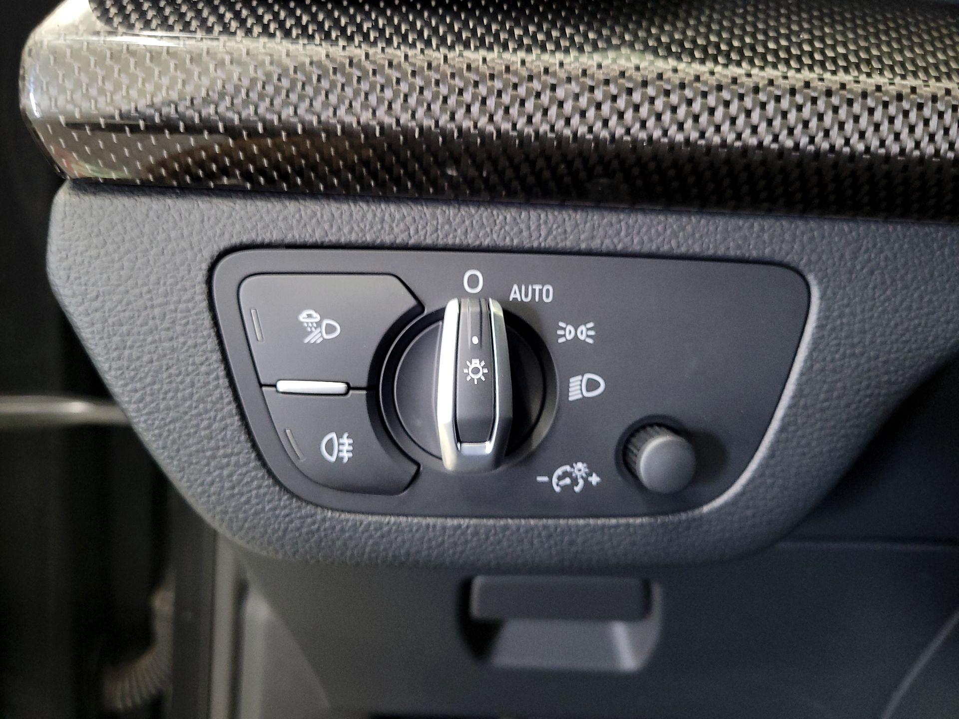 Thumbnail: 2022 Audi SQ5 - 13