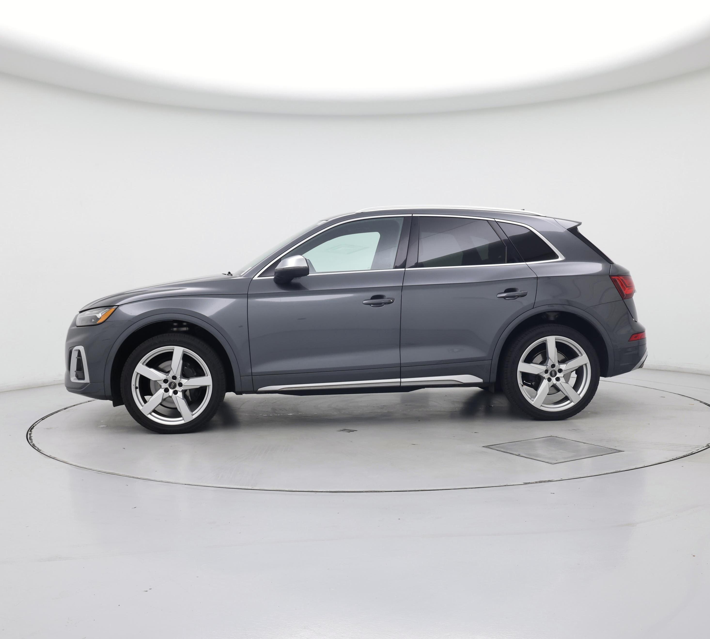 Thumbnail: 2022 Audi SQ5 - 3