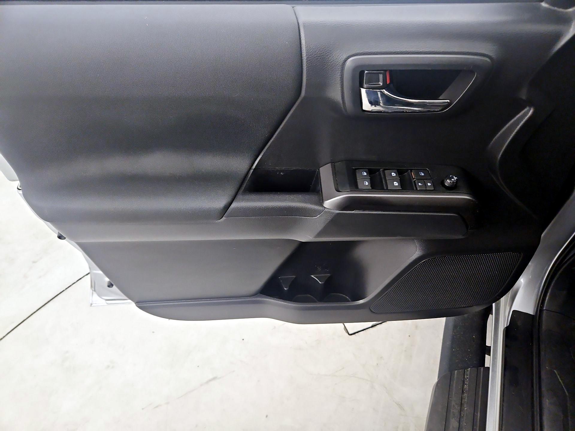 Thumbnail: 2023 Toyota Tacoma - 12