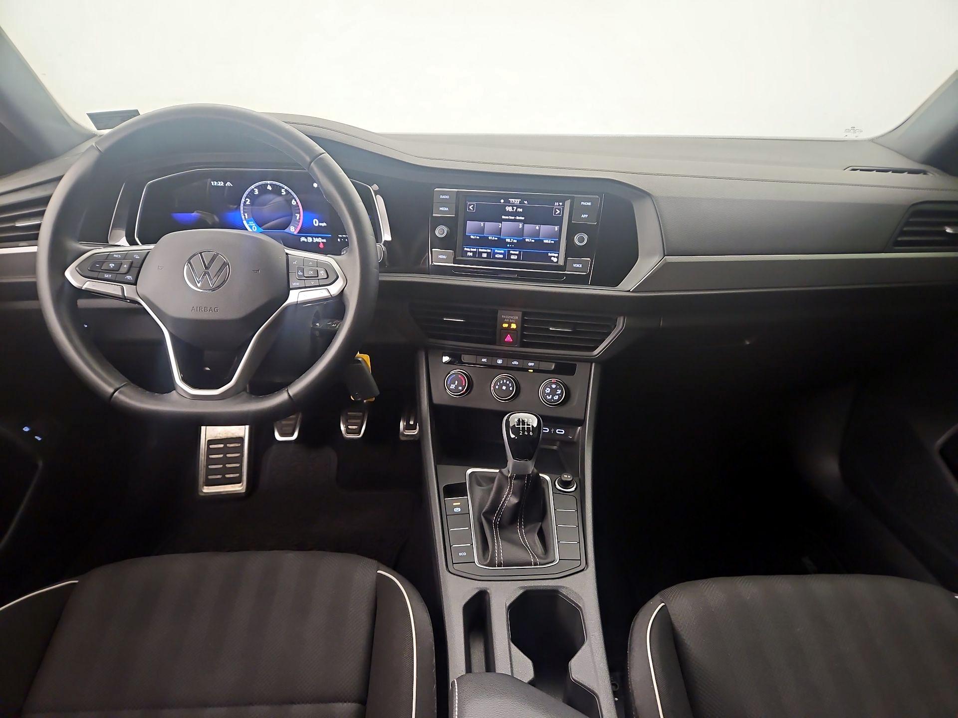 Thumbnail: 2023 Volkswagen Jetta - 9